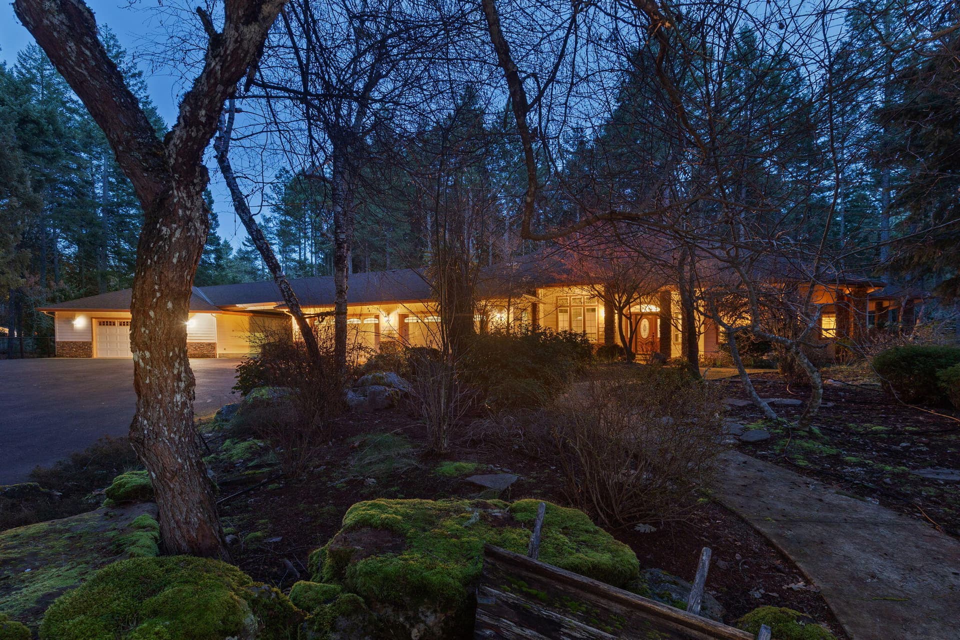 4. Photo 4 of 74, 337 Daleo Drive, Grants Pass, OR 97527