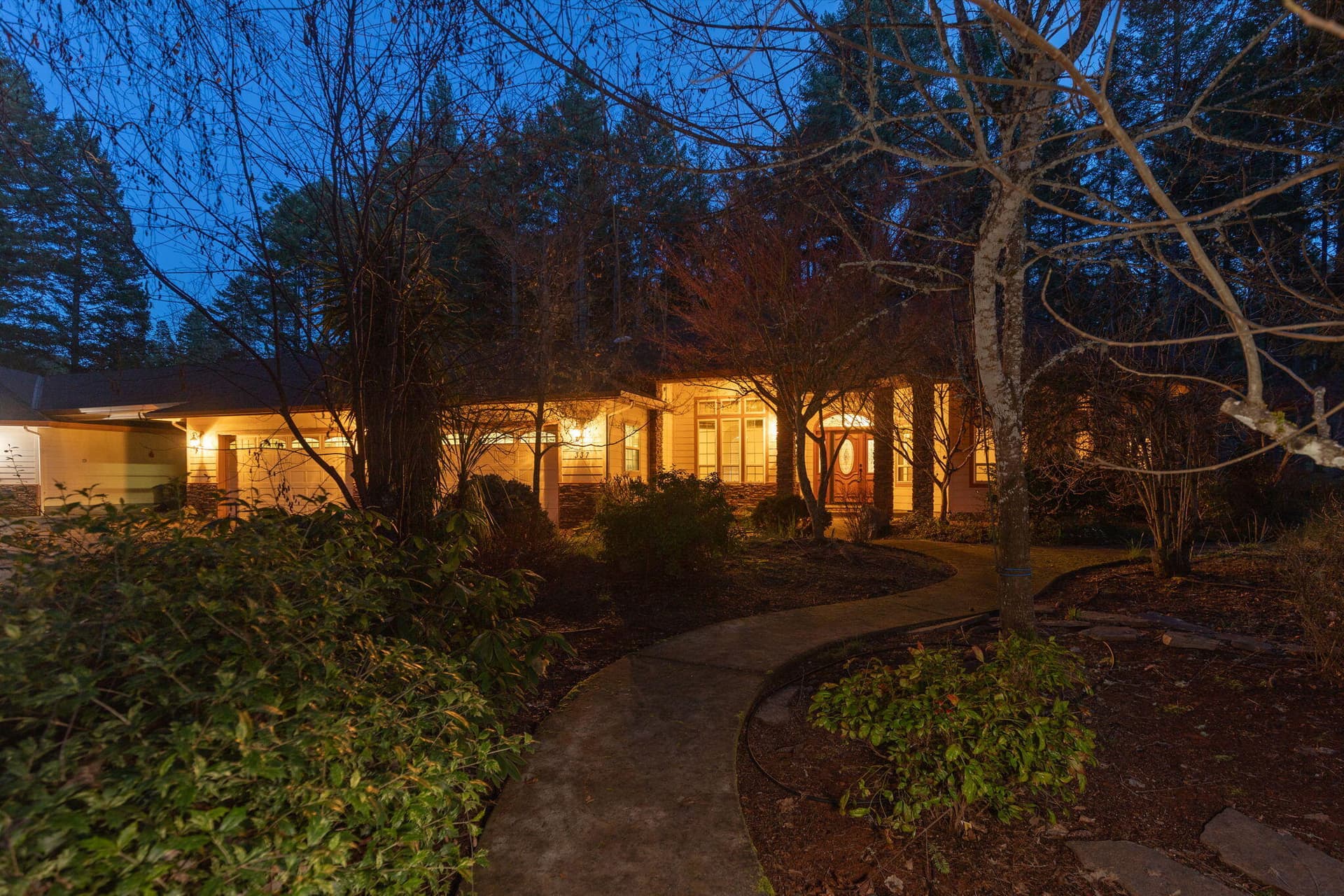 5. Photo 5 of 74, 337 Daleo Drive, Grants Pass, OR 97527