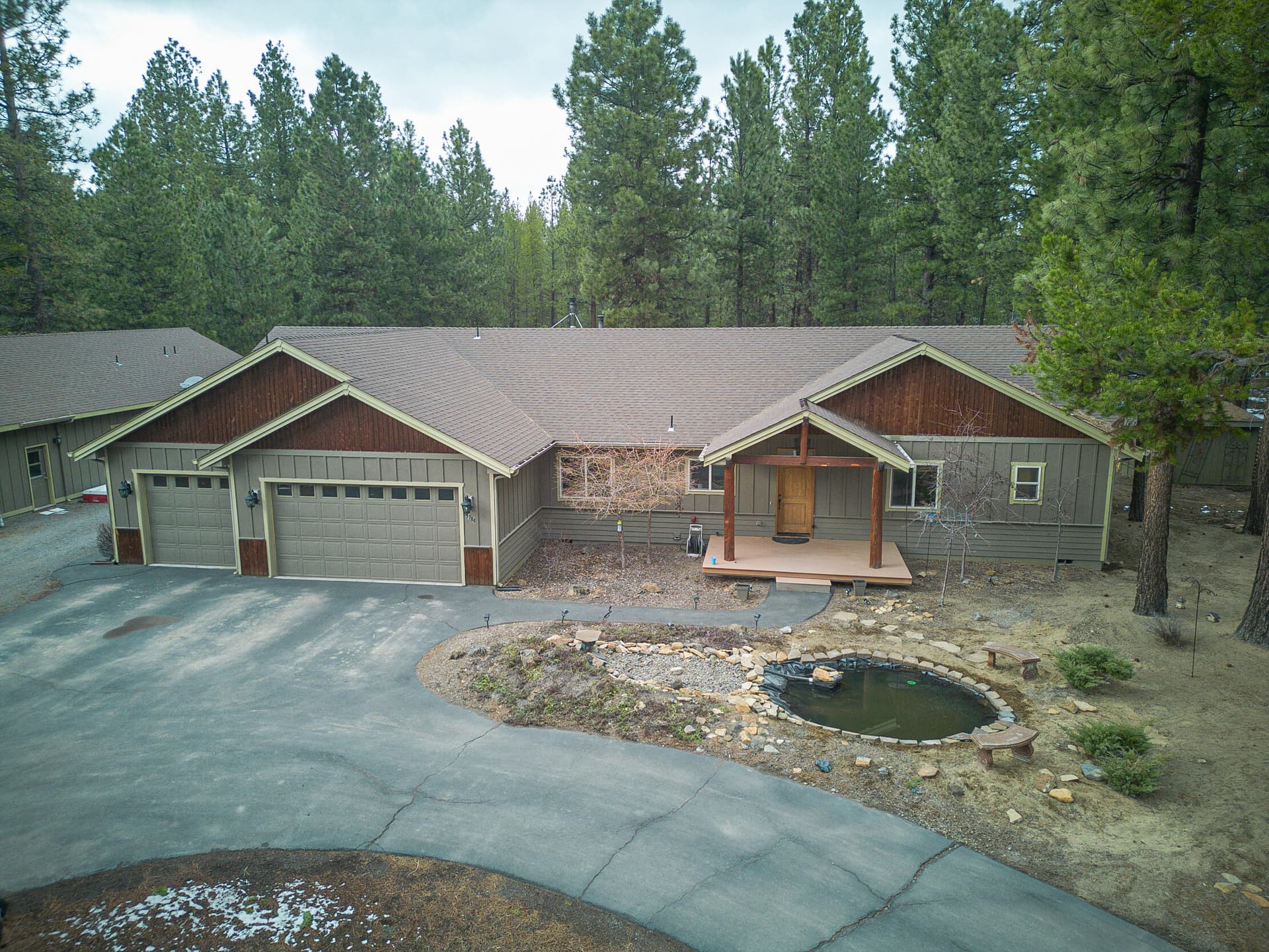 front. Photo 3 of 32, 15784 Lava Drive, La Pine, OR 97739