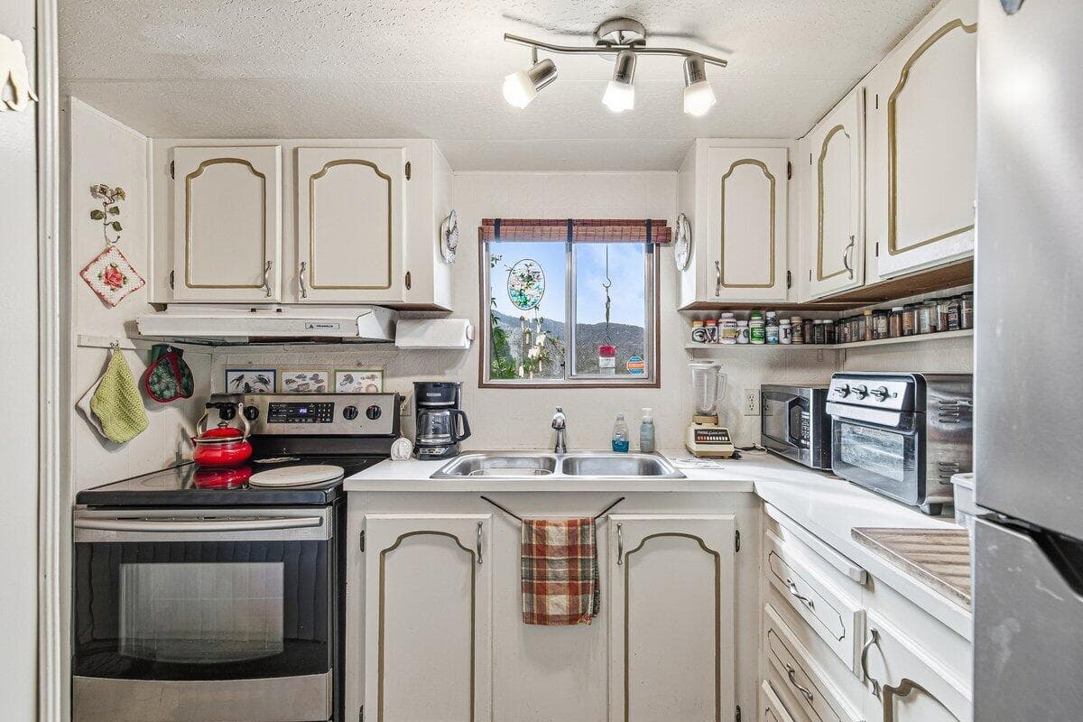 12. Photo 5 of 21, 6901 Old Stage Road Unit UNIT 24, Central Point, OR 97502