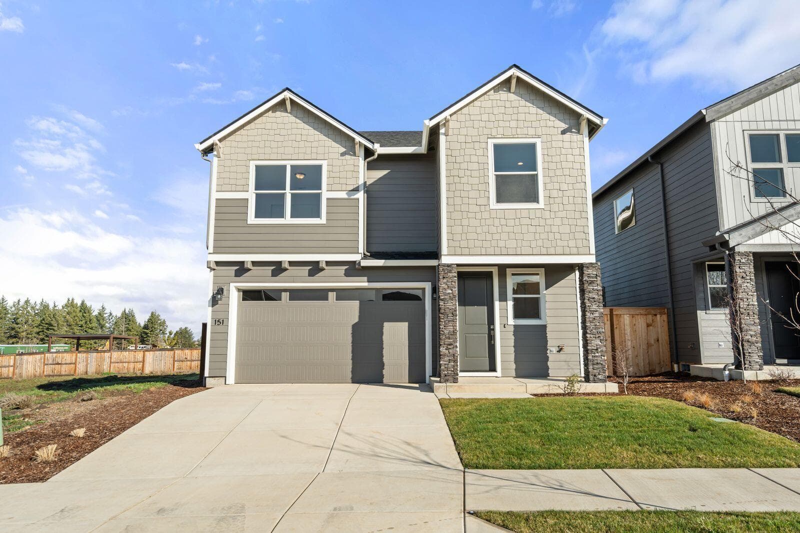 1. Photo 2 of 36, 151 Valemont Drive Unit 39, Eagle Point, OR 97524