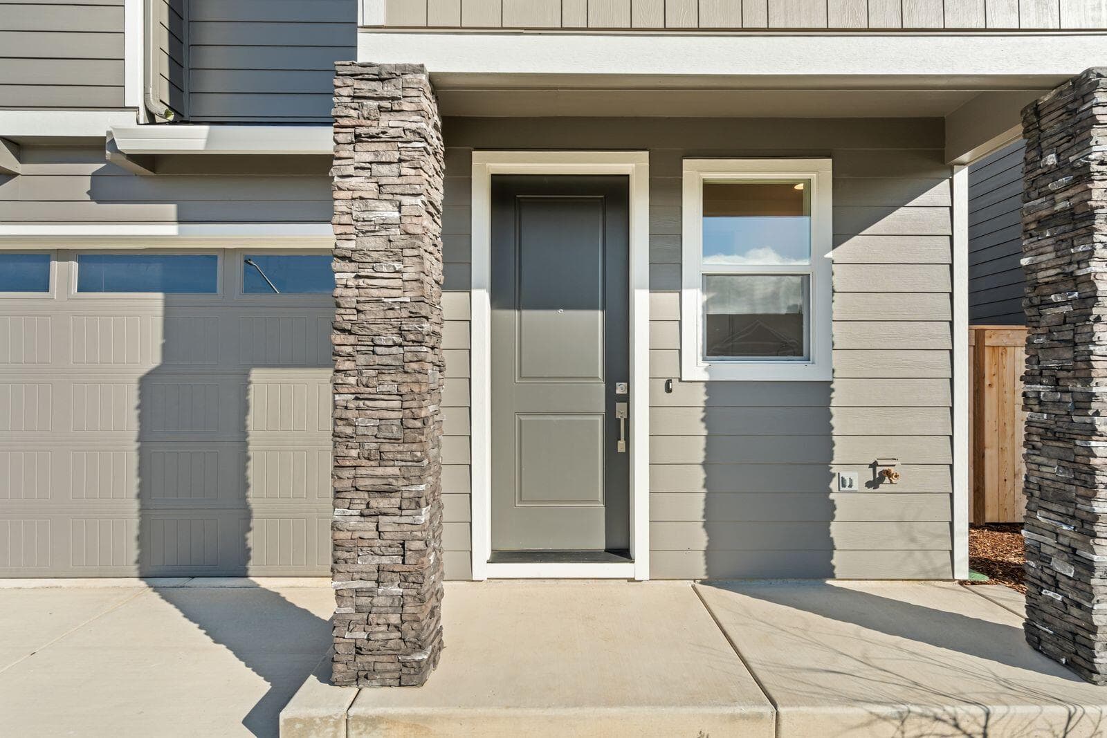 4. Photo 5 of 36, 151 Valemont Drive Unit 39, Eagle Point, OR 97524