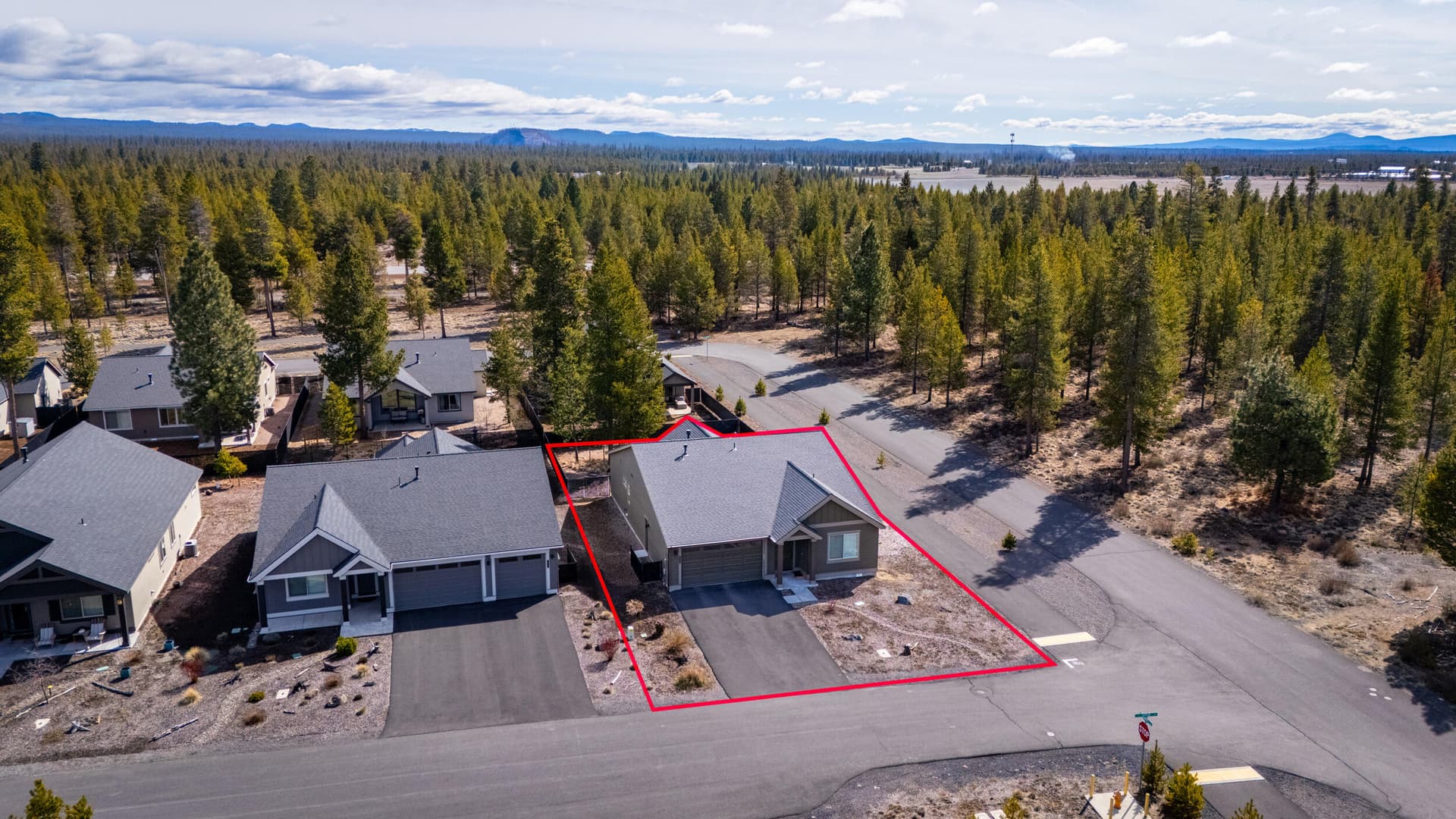 2. Photo 4 of 36, 51900 Settler Drive, La Pine, OR 97739