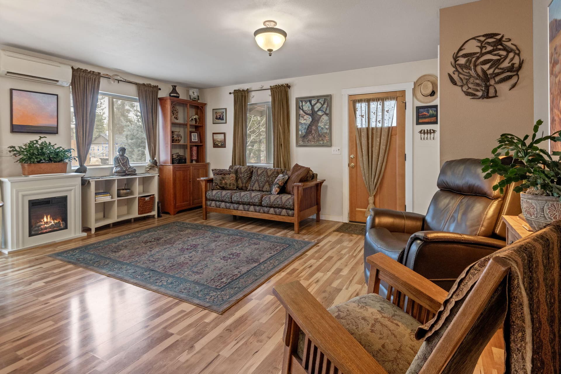 3-web-or-mls-DSC_8153. Photo 3 of 16, 412 N Desert Rose Loop, Sisters, OR 97759