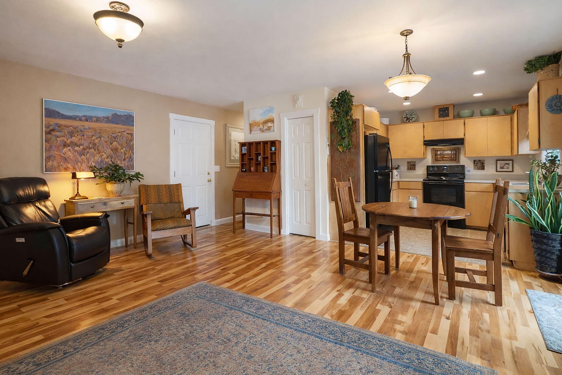 5-web-or-mls-DSC_8163. Photo 4 of 16, 412 N Desert Rose Loop, Sisters, OR 97759