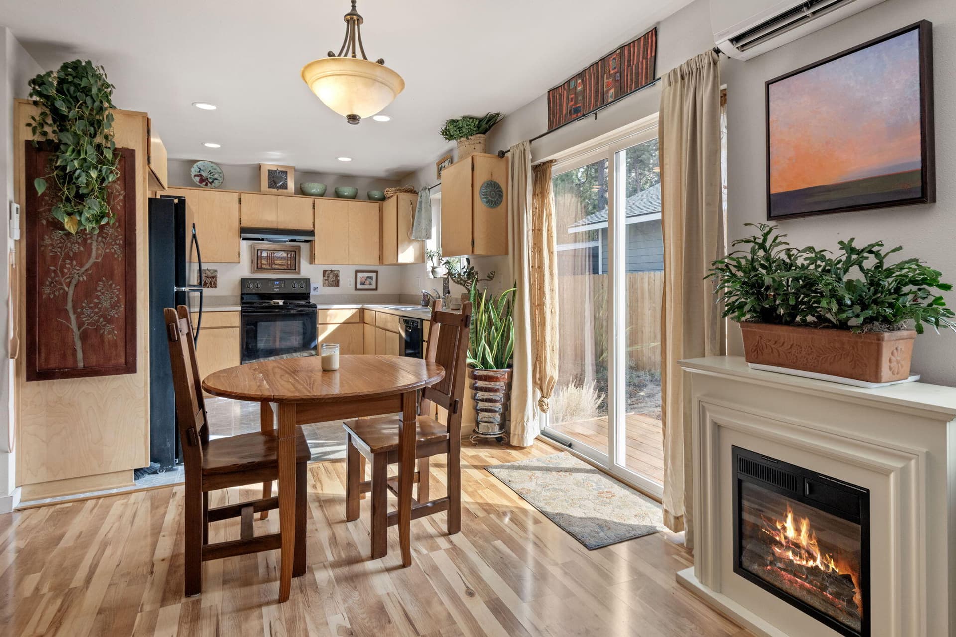 6-web-or-mls-DSC_8130. Photo 5 of 16, 412 N Desert Rose Loop, Sisters, OR 97759