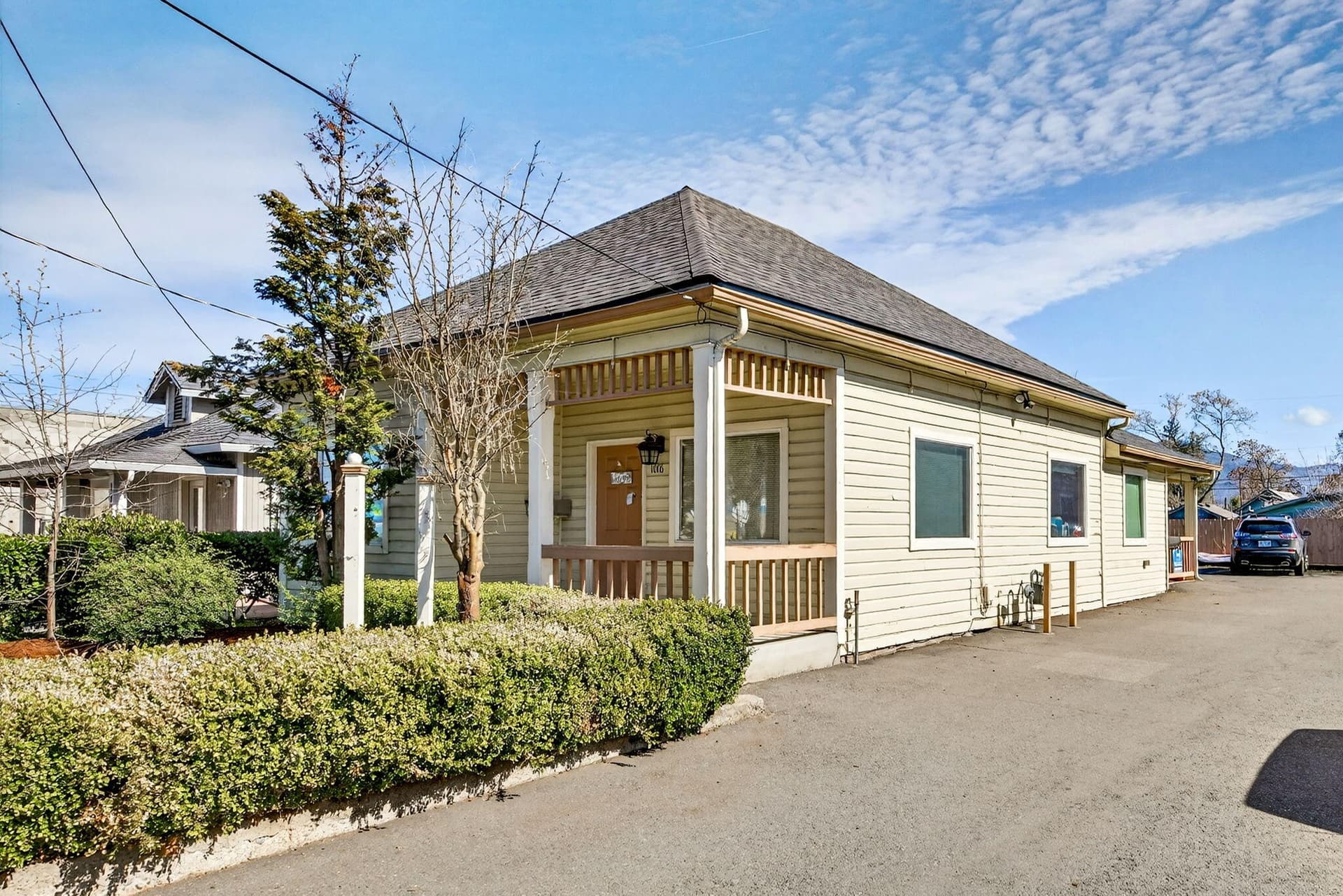 1. Photo 1 of 26, 1016 Court Street, Medford, OR 97501