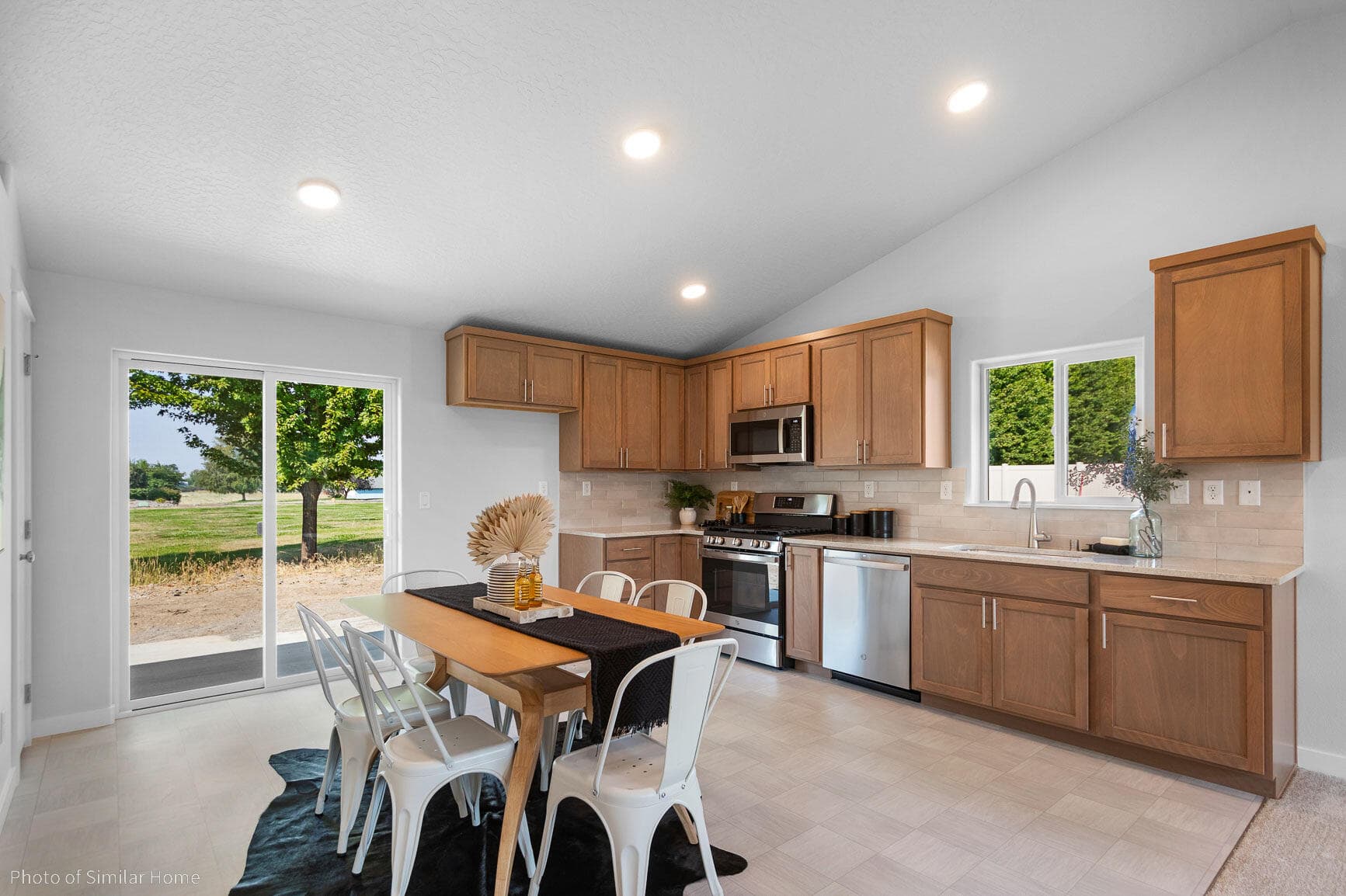Alderwood - Kitchen & Dining 2. Photo 2 of 14, 3718 Luchu Street, Medford, OR 97504