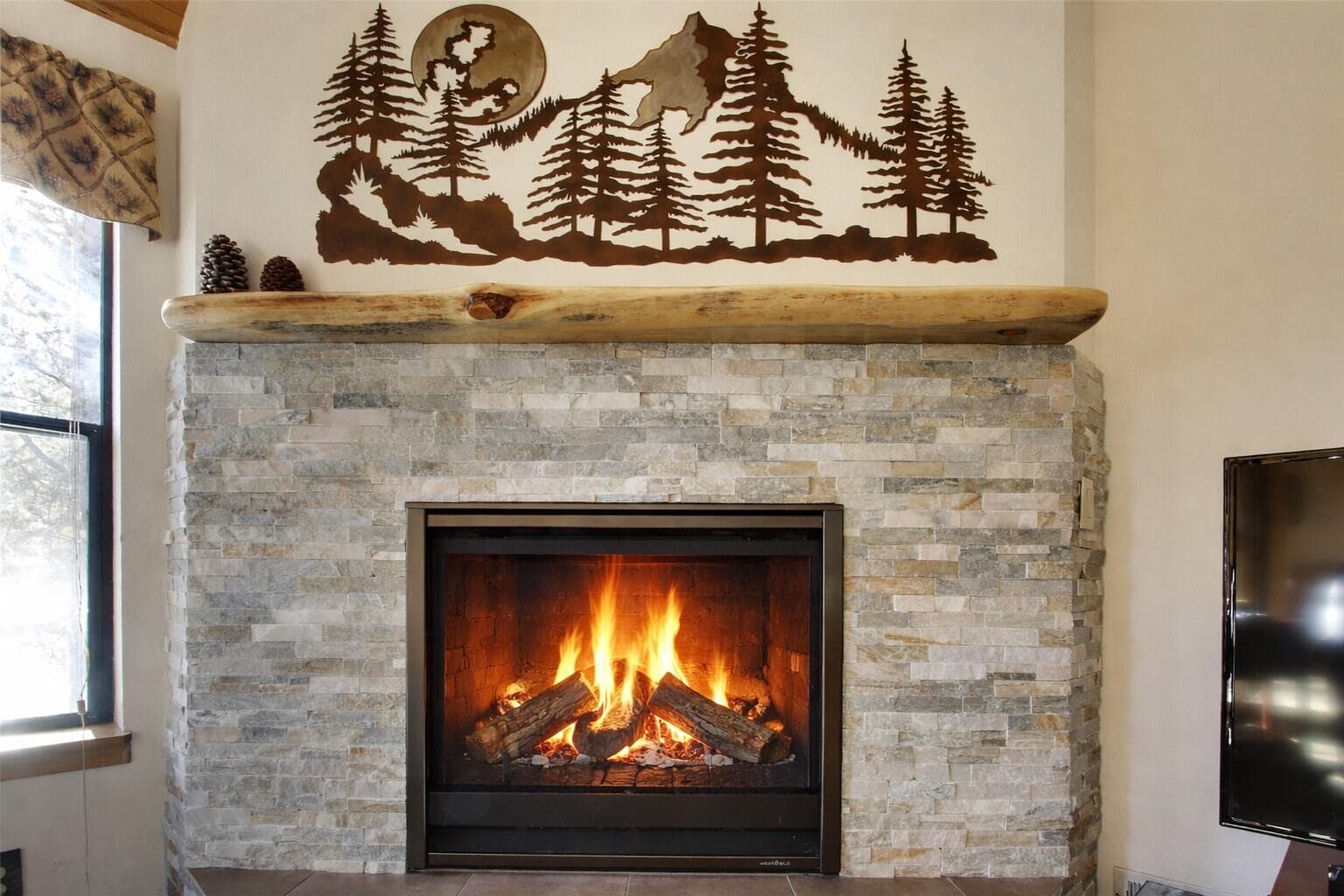 2 Fair Fireplace. Photo 4 of 28, 17730 W Core Road Unit 2 Fairway Village, Sunriver, OR 97707