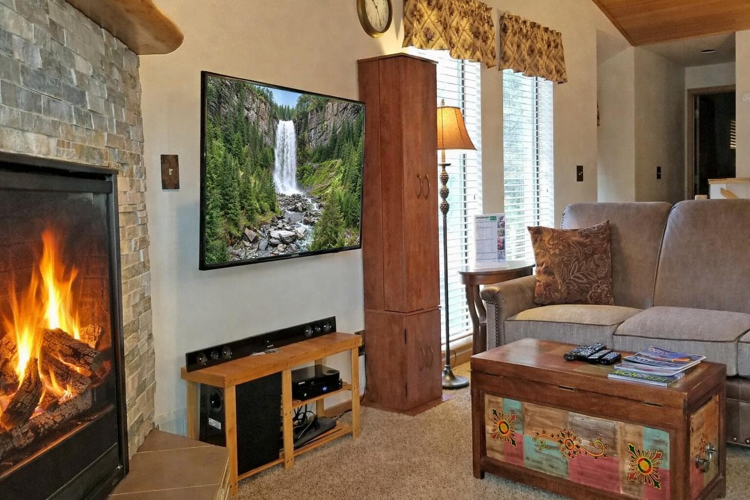 Living Area. Photo 3 of 28, 17730 W Core Road Unit 2 Fairway Village, Sunriver, OR 97707