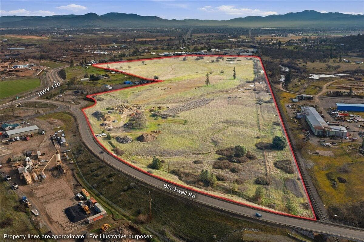 1. Photo 1 of 14, 7505 Blackwell Road, Central Point, OR 97502