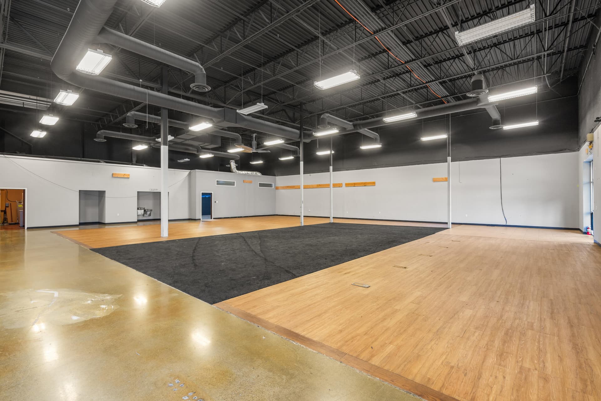 Flex Open Space. Photo 1 of 18, 304 NE Agness Avenue Unit Suite G, Grants Pass, OR 97526