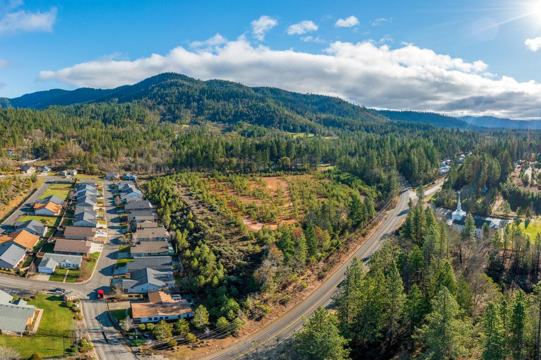 batch_499 Laurel Rd-002. Photo 3 of 13, 499 Laurel Road, Cave Junction, OR 97523