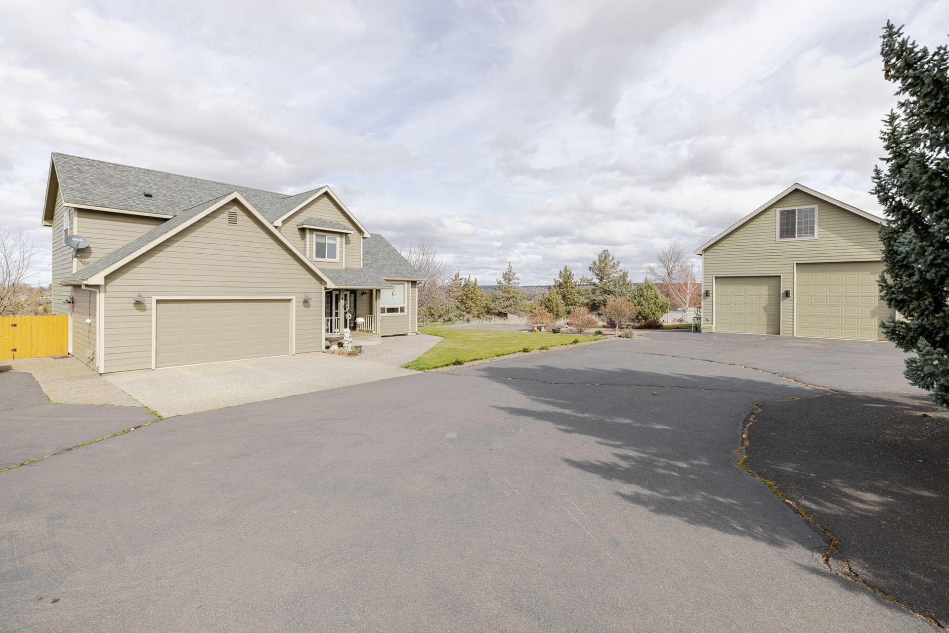 65-web-or-mls-106 SE Cody Lane-67. Photo 3 of 45, 106 SE Cody Lane, Madras, OR 97741