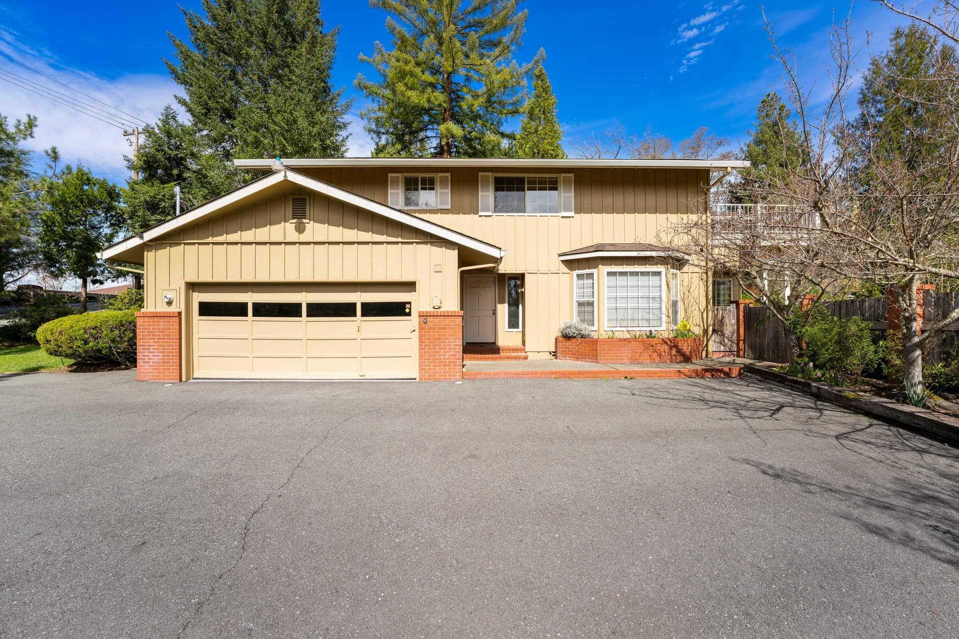EXT (5 of 22). Photo 3 of 65, 1345 NE 9th Street, Grants Pass, OR 97526