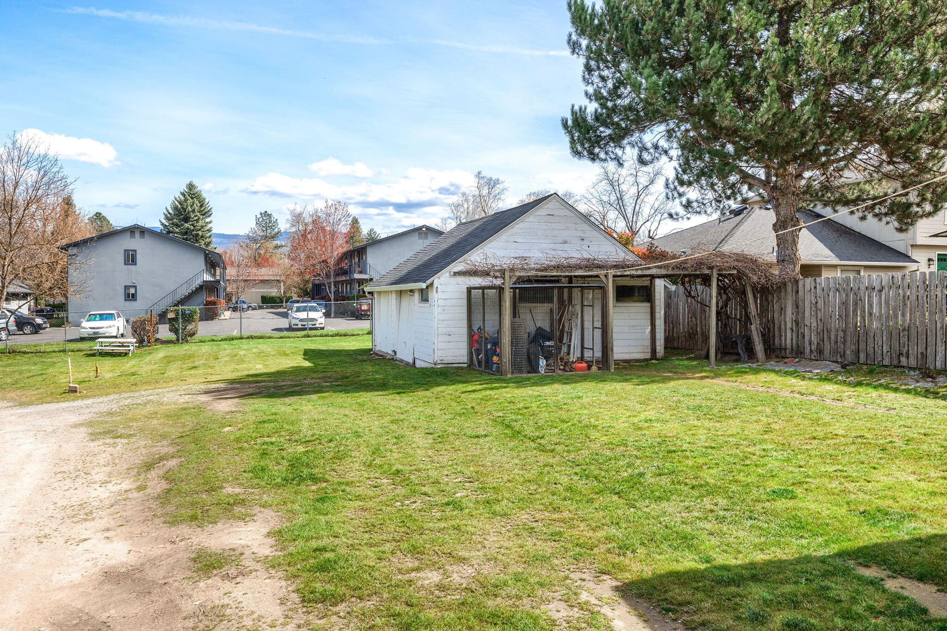 5-web-or-mls-ApxSM (5). Photo 5 of 33, 128 S Mountain Avenue, Ashland, OR 97520