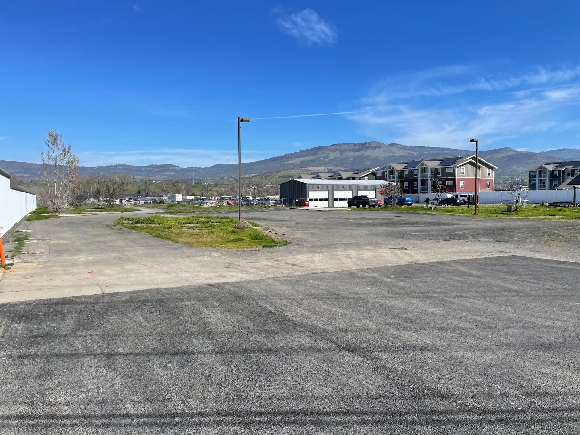 jim10. Photo 3 of 15, 3957 S Pacific Highway, Medford, OR 97501