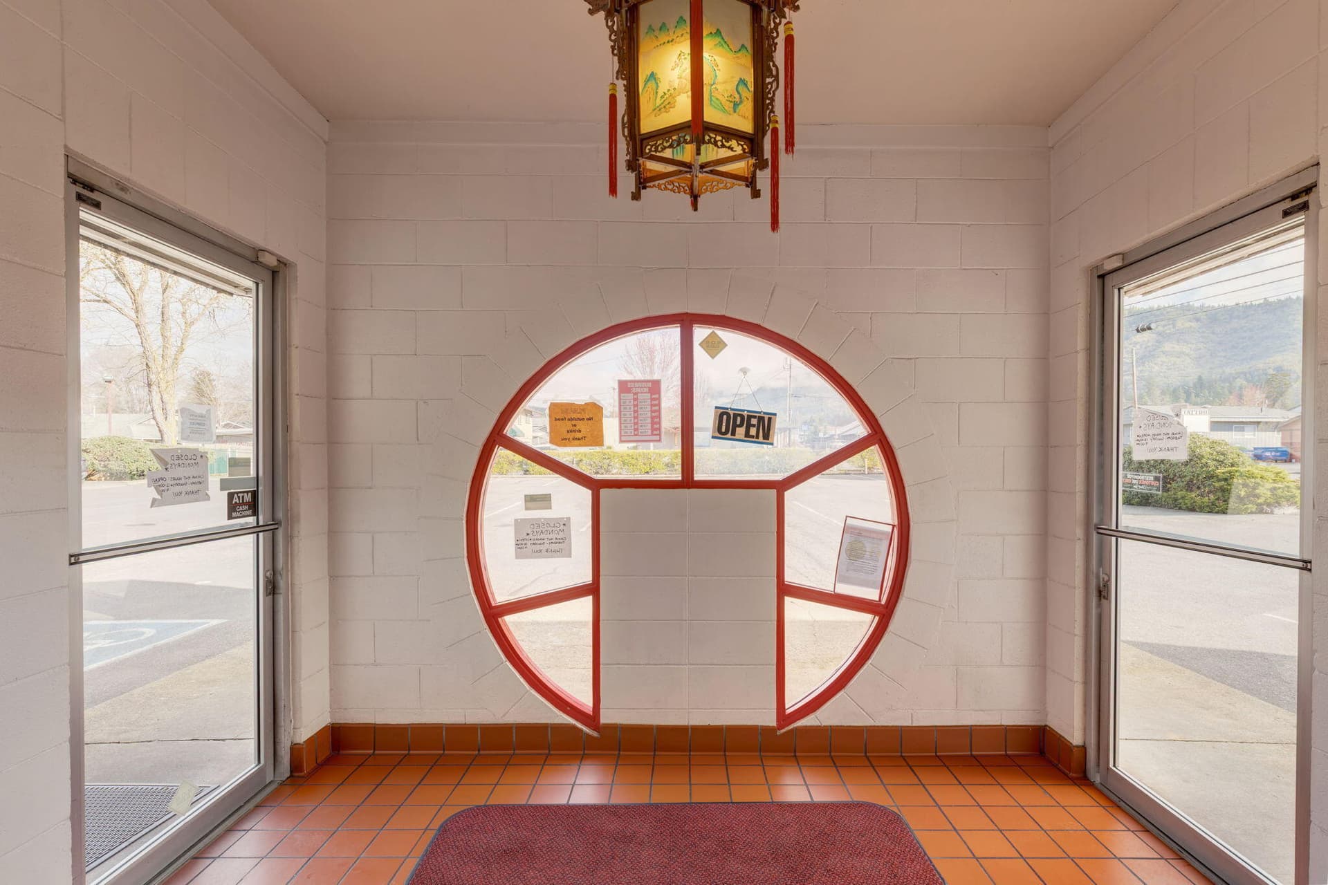 1434-Inside entry area. Photo 5 of 44, 1434 NW 6TH Street, Grants Pass, OR 97526