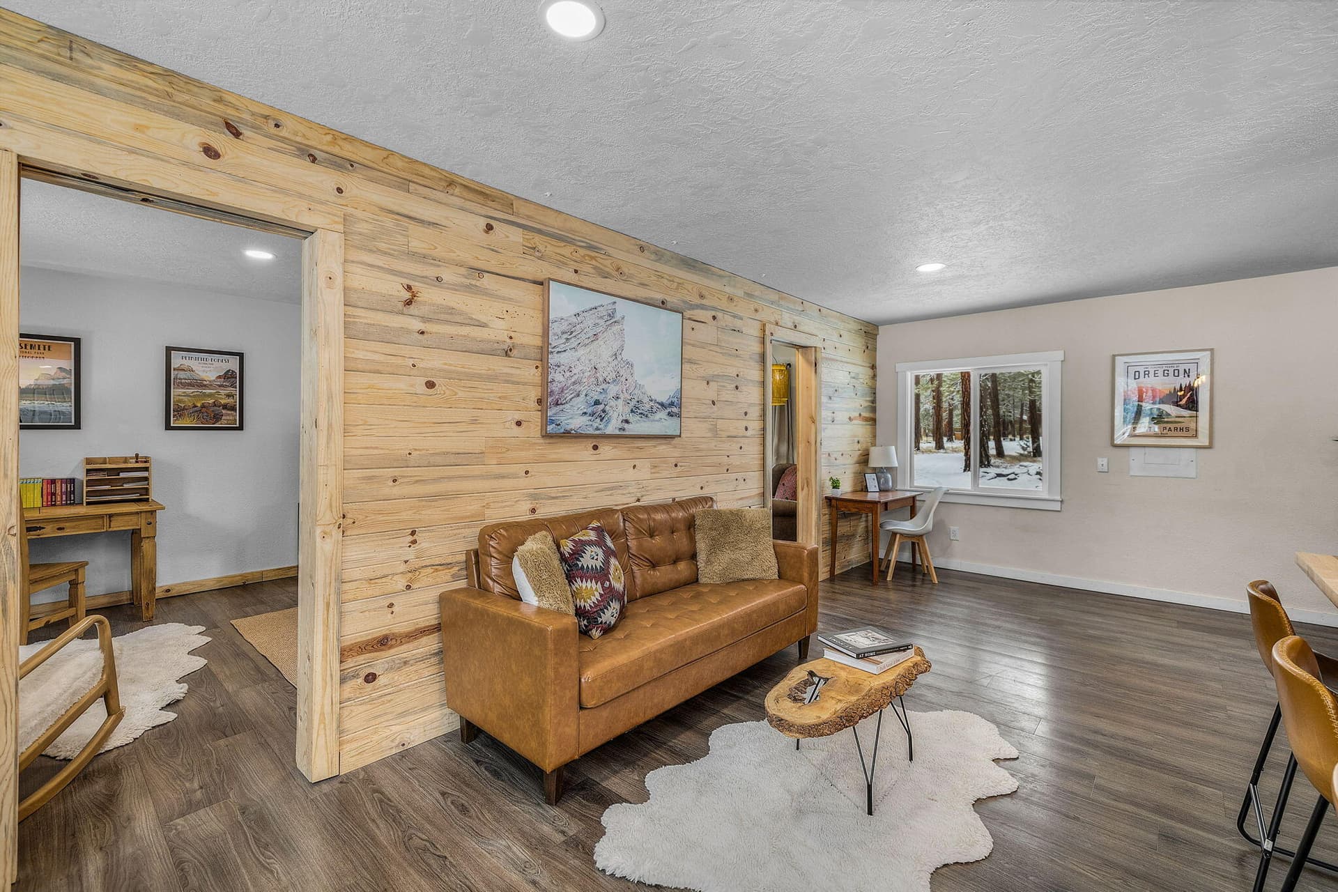 Sitting Area. Photo 4 of 50, 69322 Hackamore, Sisters, OR 97759