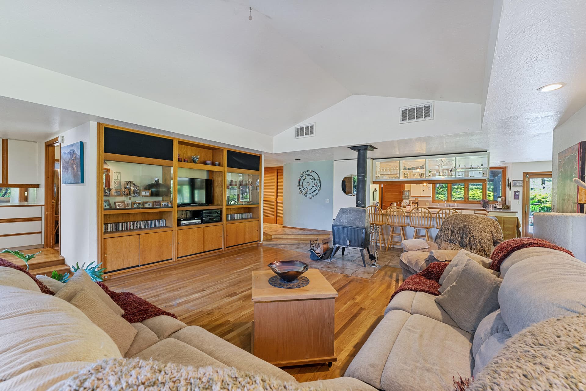 INT (16 of 51). Photo 5 of 57, 1247 Panther Gulch Road, Williams, OR 97544