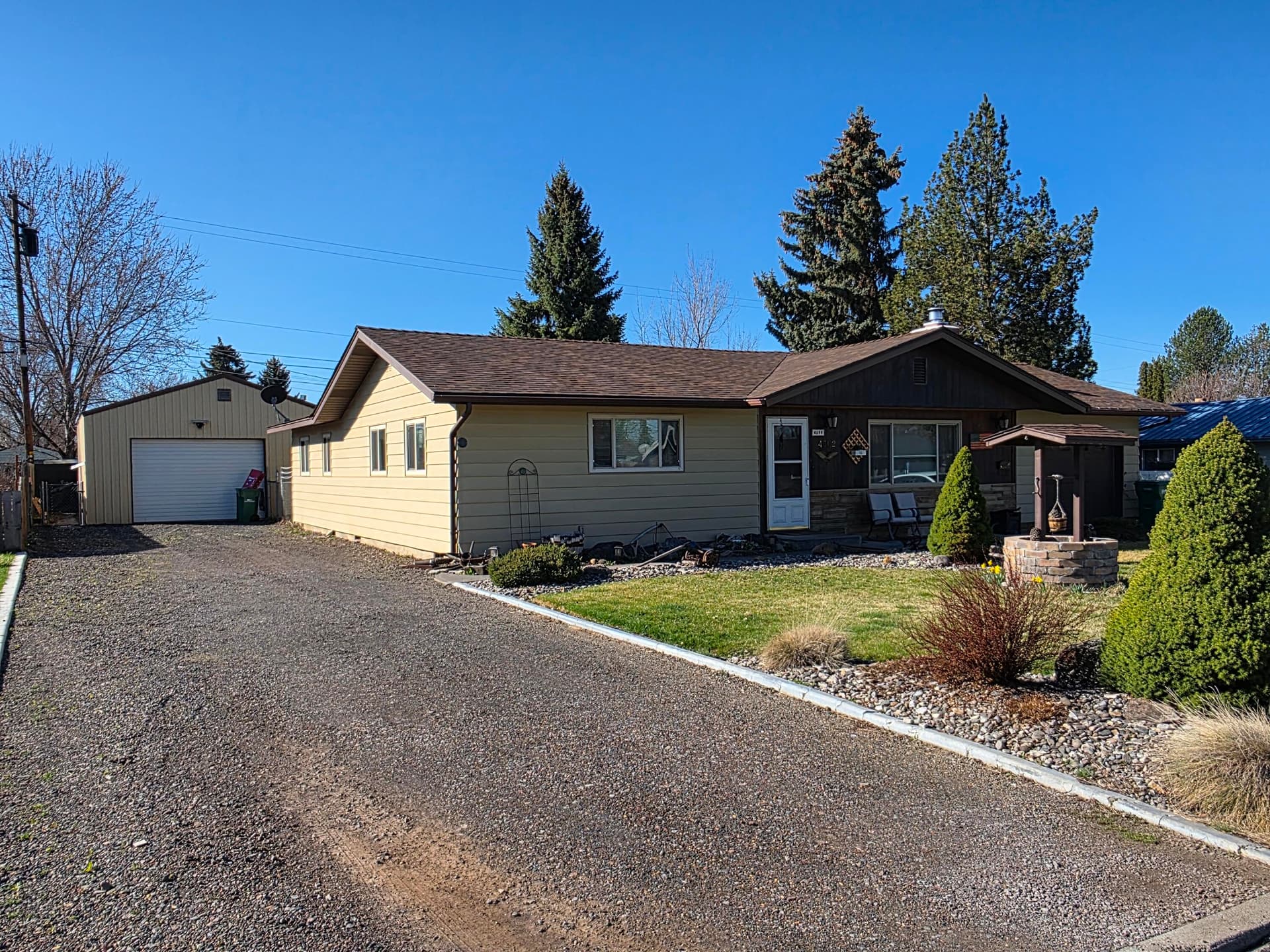 3 BEDROOM 2 BATH, 1488 SQ FT HOME. Photo 1 of 8, 4302 Onyx Avenue, Klamath Falls, OR 97603
