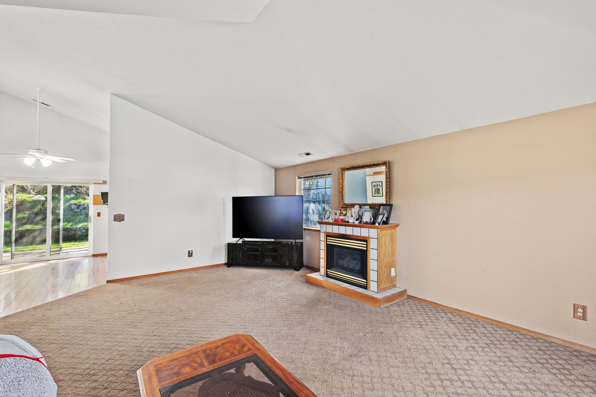 5. Photo 5 of 40, 1987 Kelly Way, Grants Pass, OR 97527