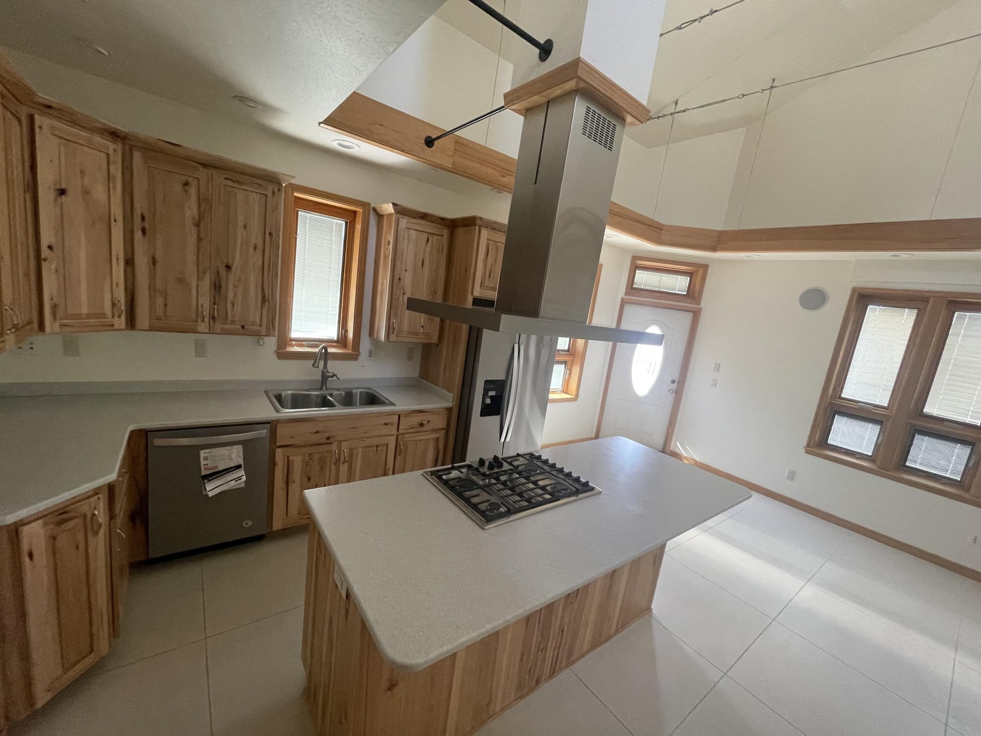 Kitchen. Photo 5 of 39, 2361 Kings Highway, Medford, OR 97501