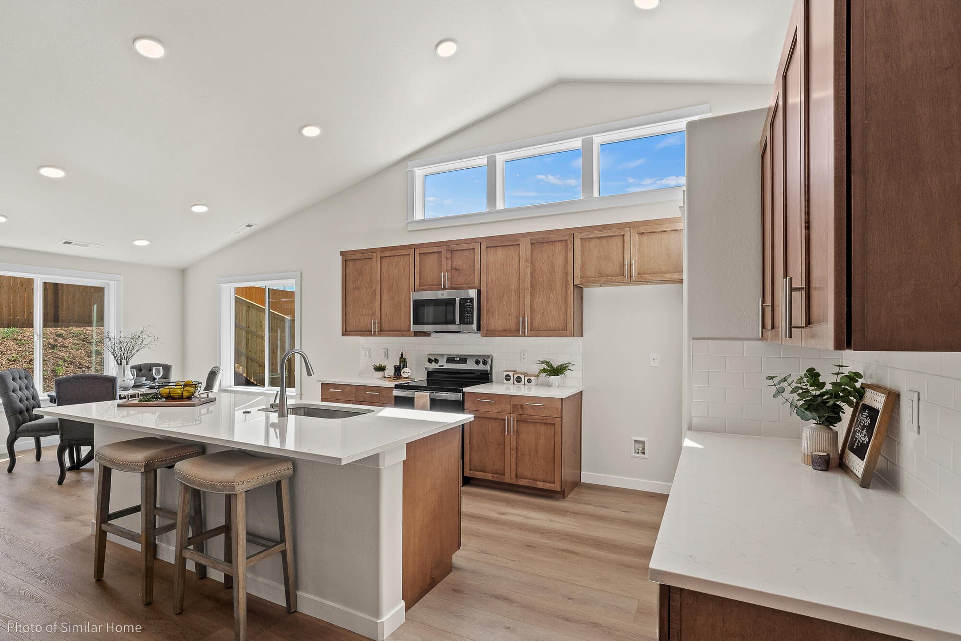 Pacific - Kitchen 2. Photo 4 of 23, 3099 Mt. Thielsen Drive Unit 66, Medford, OR 97504