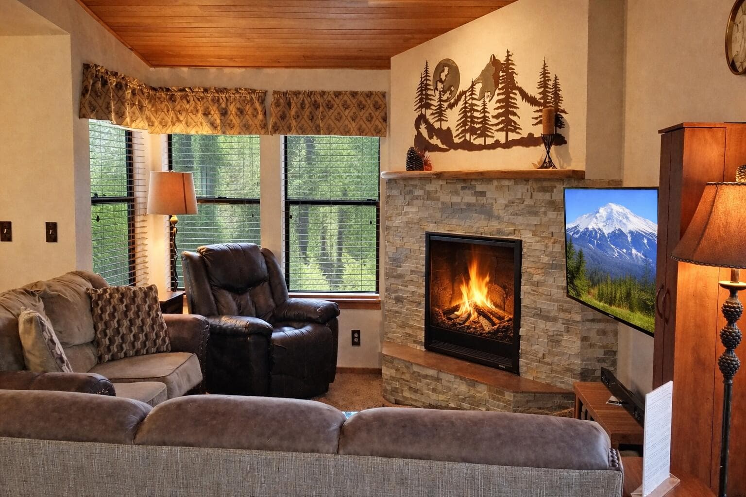Living Area. Photo 1 of 28, 17730 W Core Road Unit 2 Fairway Village, Sunriver, OR 97707