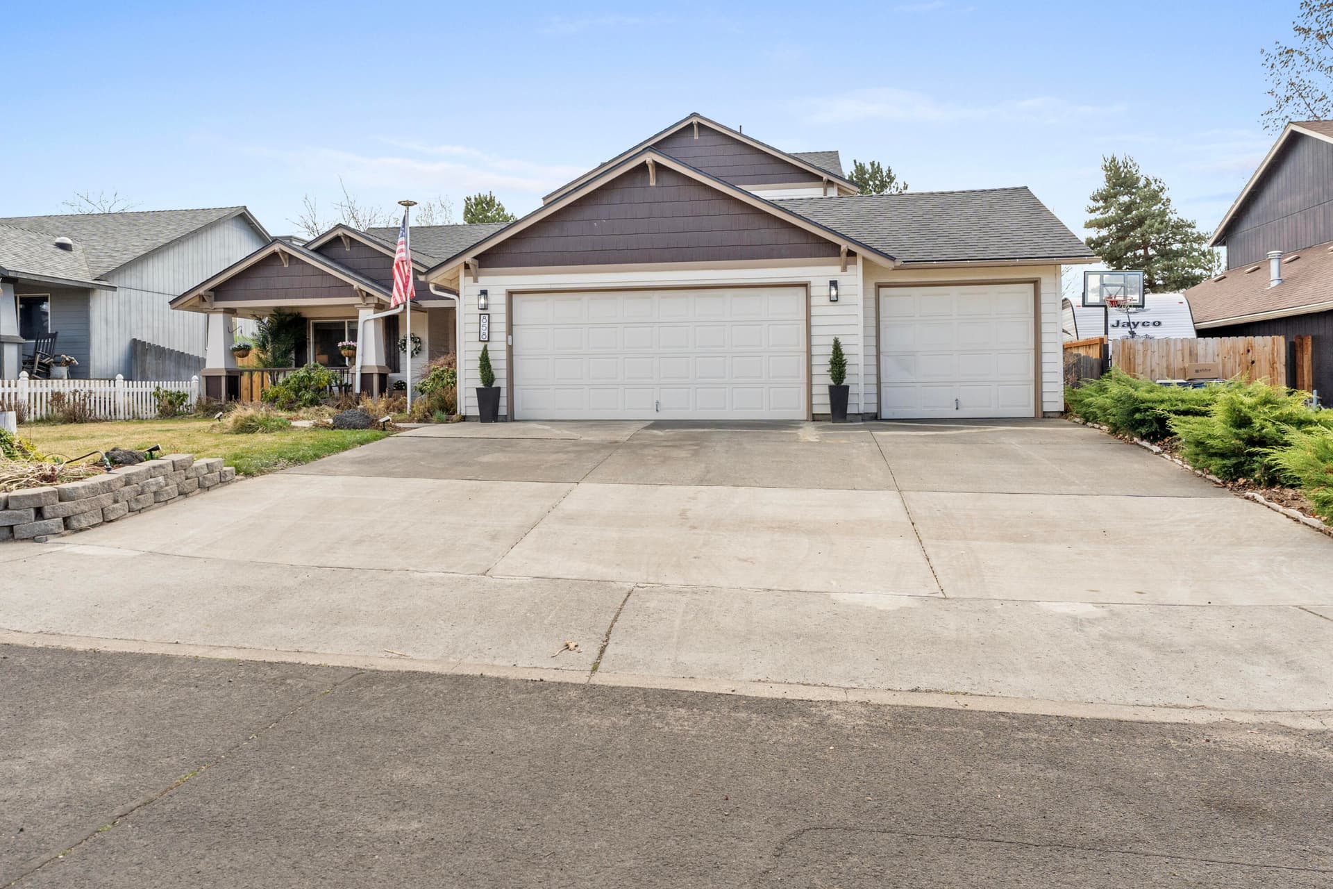 DSC06601. Photo 2 of 32, 858 NW Poplar Place, Redmond, OR 97756