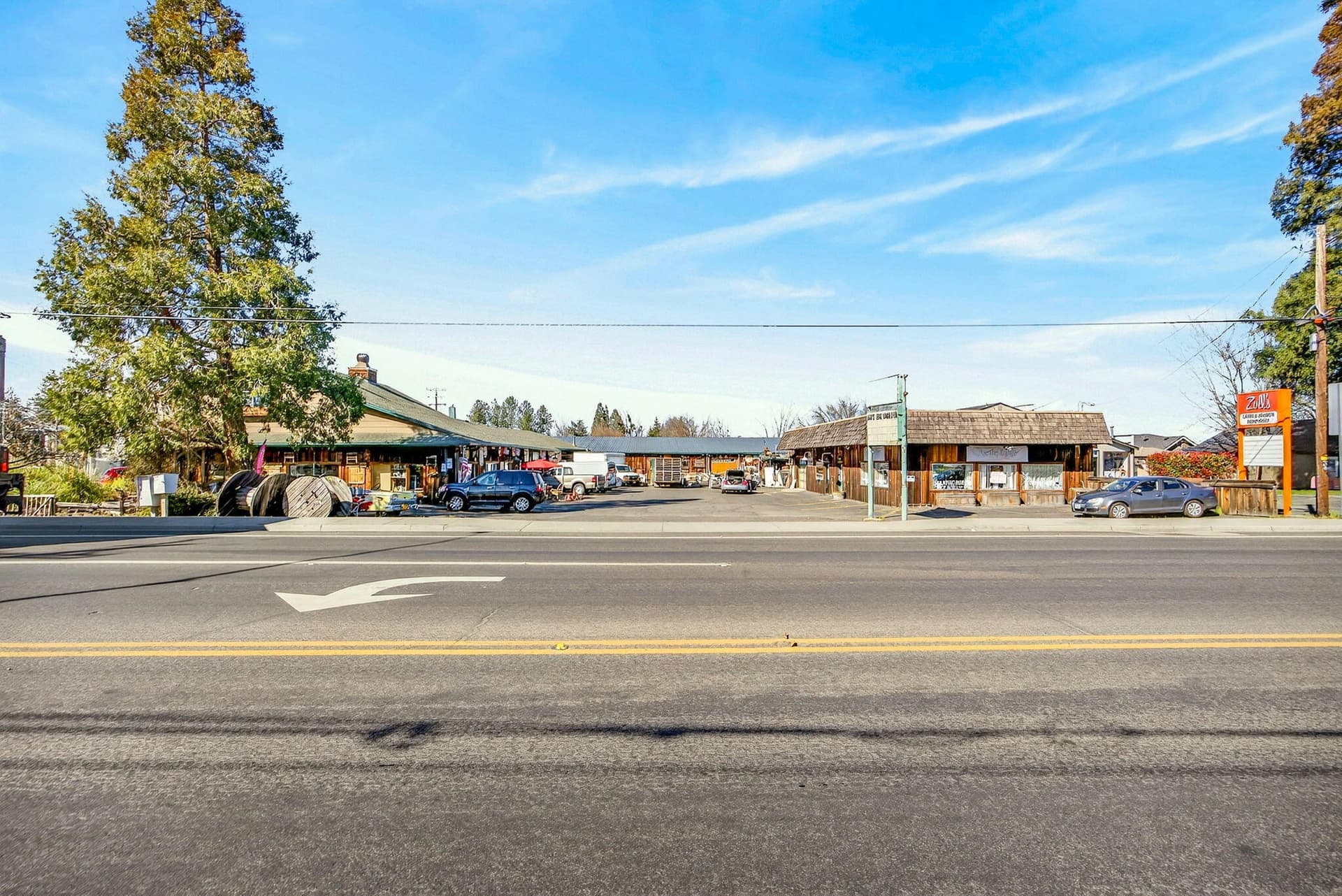 ApxWM00012. Photo 1 of 20, 2772 W Main Street, Medford, OR 97501
