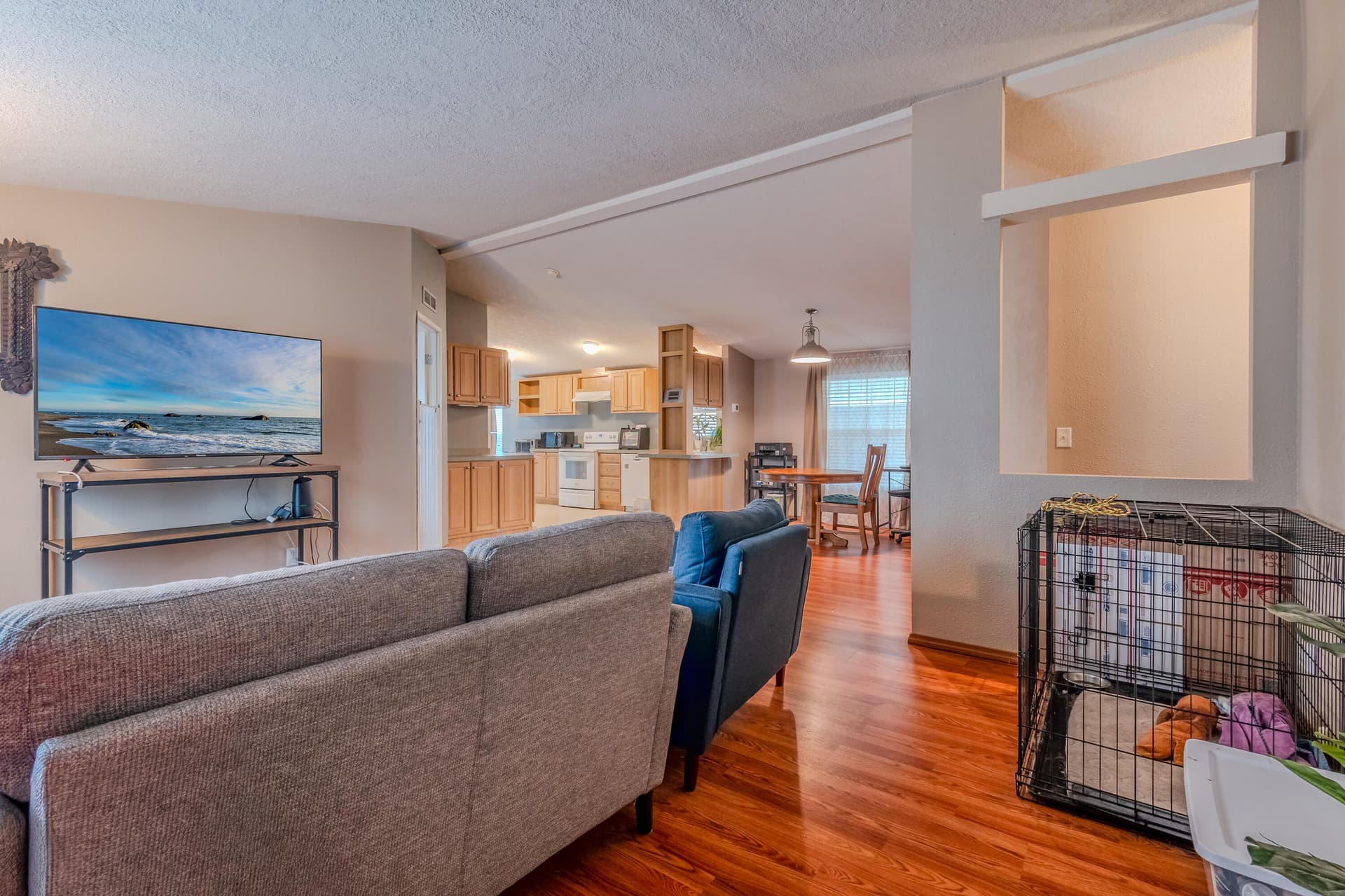 Living room. Photo 3 of 24, 2552 Thorn Oak Drive Unit SPC 9, Medford, OR 97501