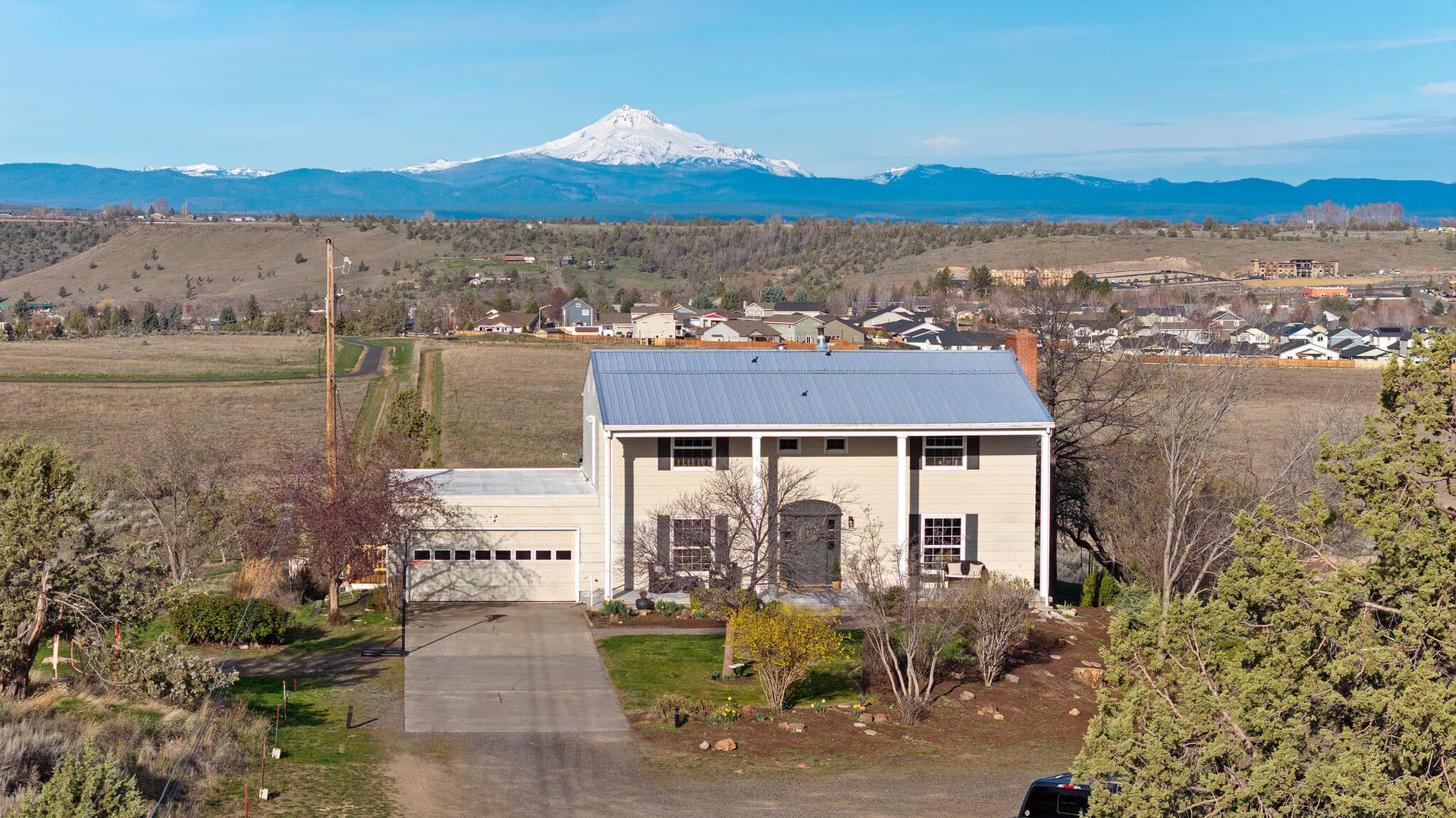 Front Drone photos. Photo 4 of 52, 1103 NE Richard Lane, Madras, OR 97741