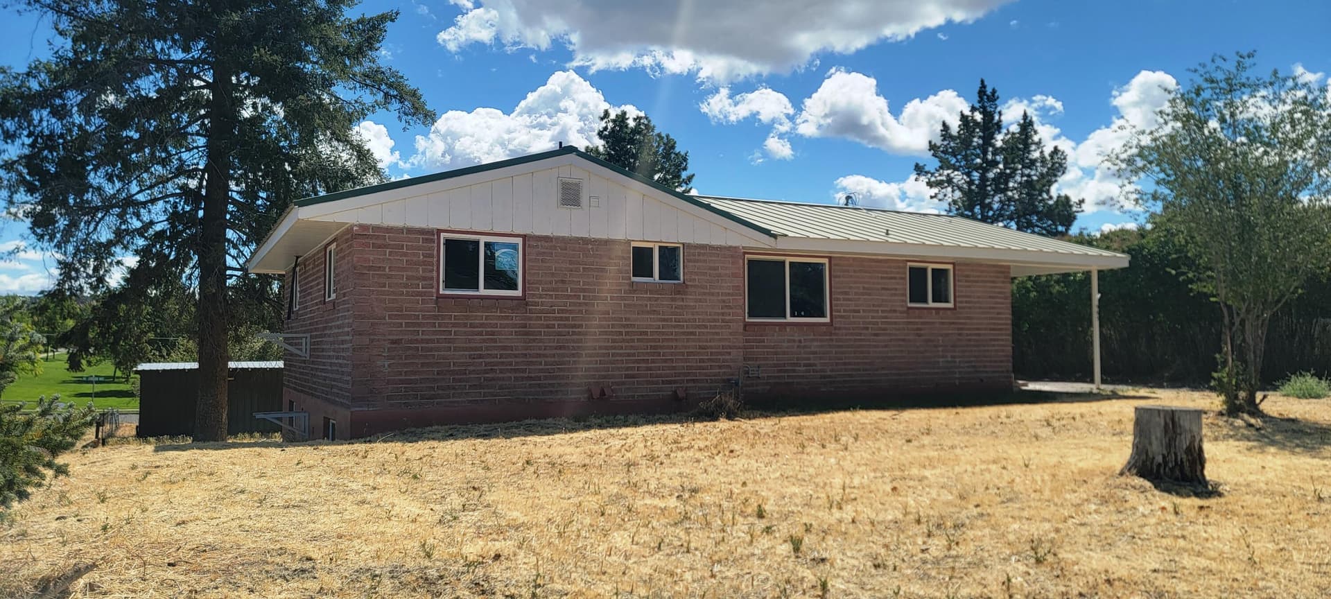 985 crest front 1. Photo 2 of 10, 985 NE Crest Drive, Prineville, OR 97754