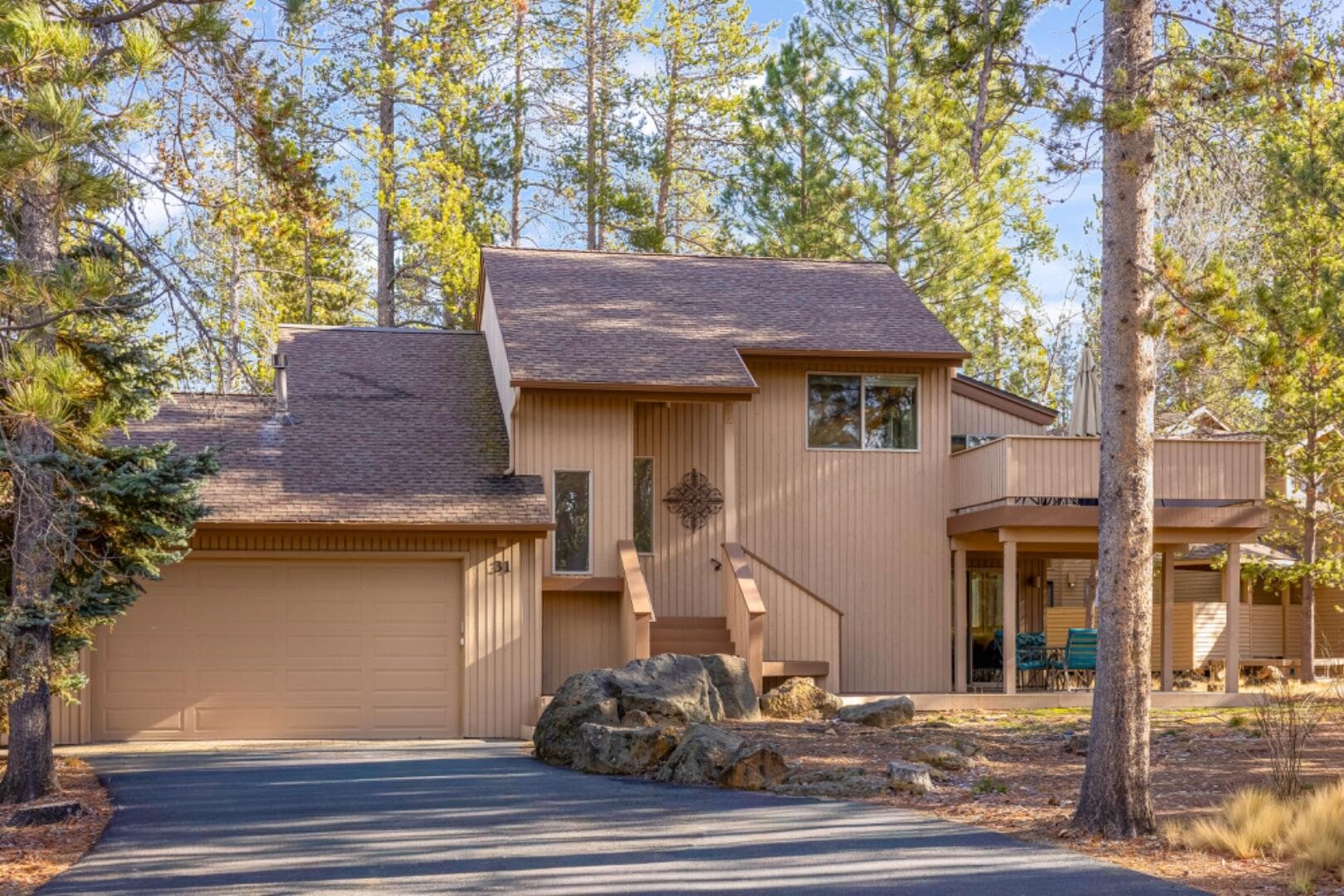 01. Photo 3 of 49, 17822 Big Leaf Lane, Sunriver, OR 97707