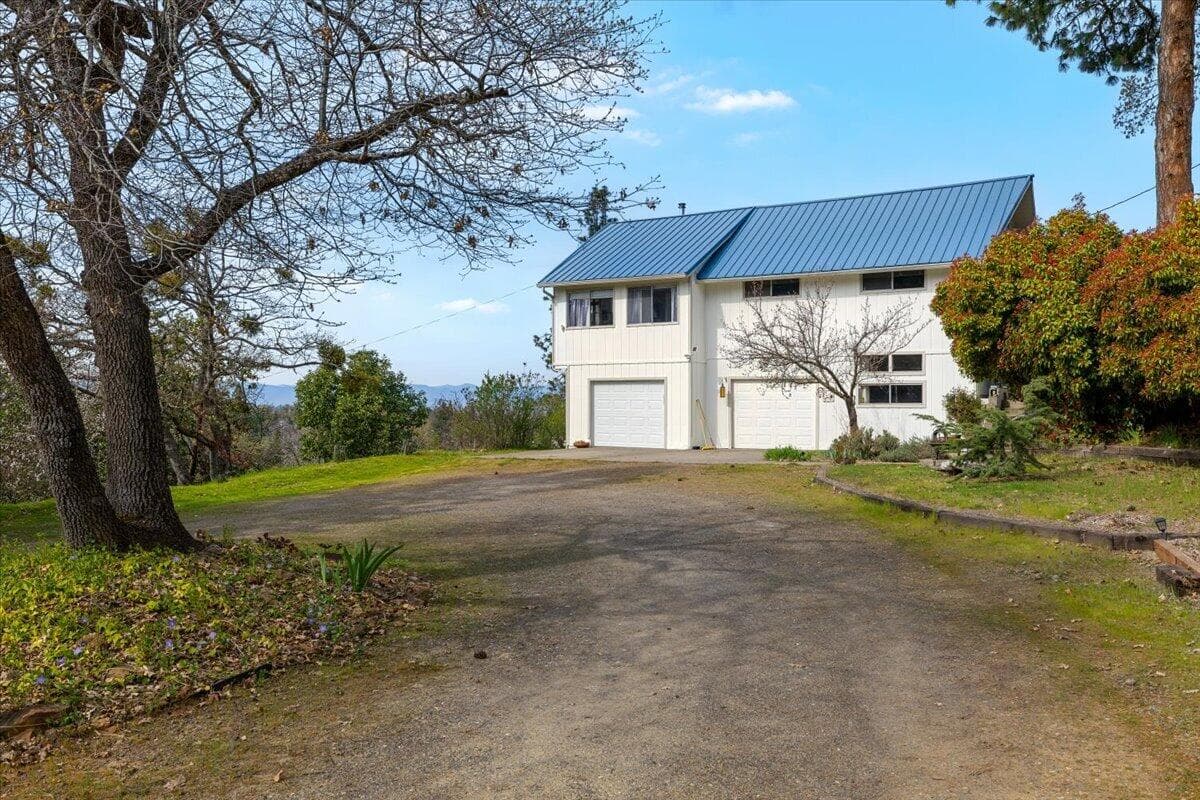 04-CI_2922. Photo 1 of 26, 345 Carmen Road, Talent, OR 97540