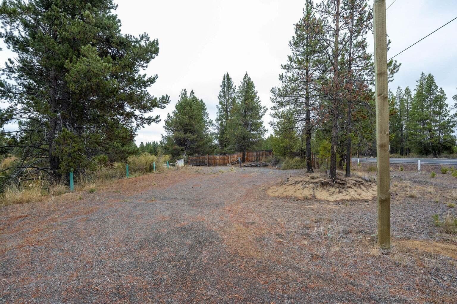 Image 7. Photo 5 of 13, 54735 Huntington Road, Bend, OR 97707
