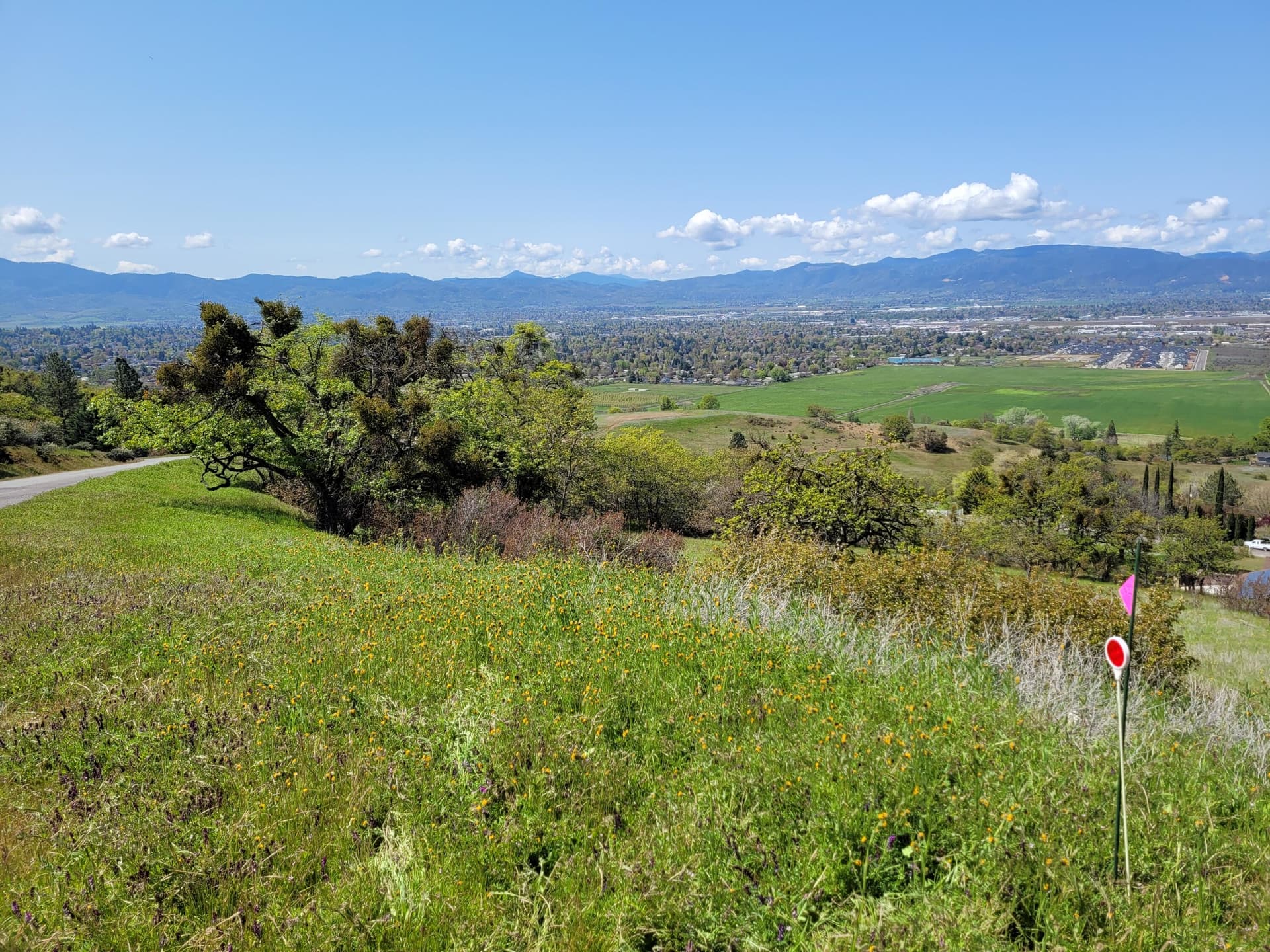 1. Photo 1 of 17, 3635 High Prairie Drive, Medford, OR 97504