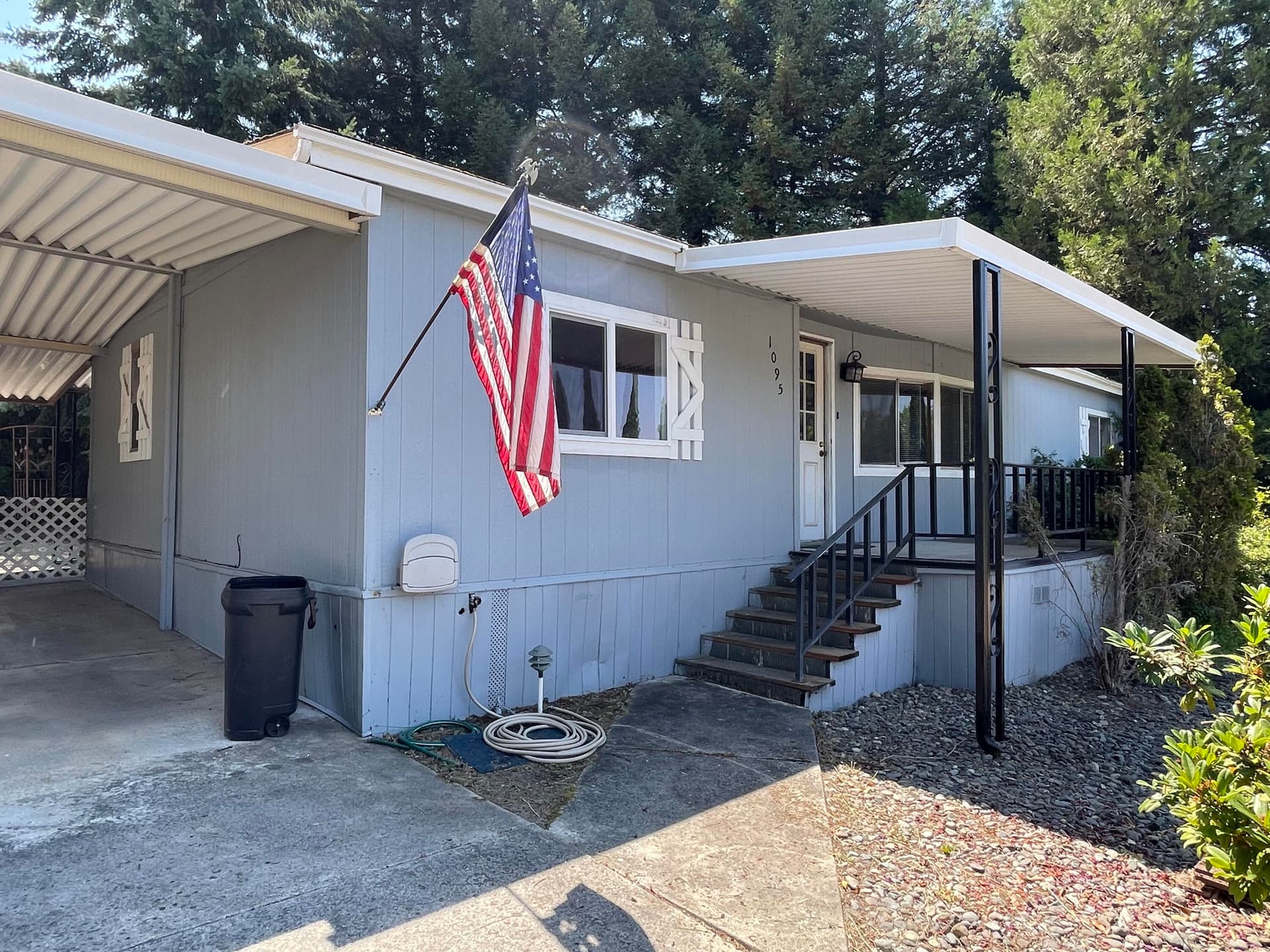 LR 1. Photo 1 of 23, 1095 Lee Roze Lane, Grants Pass, OR 97527
