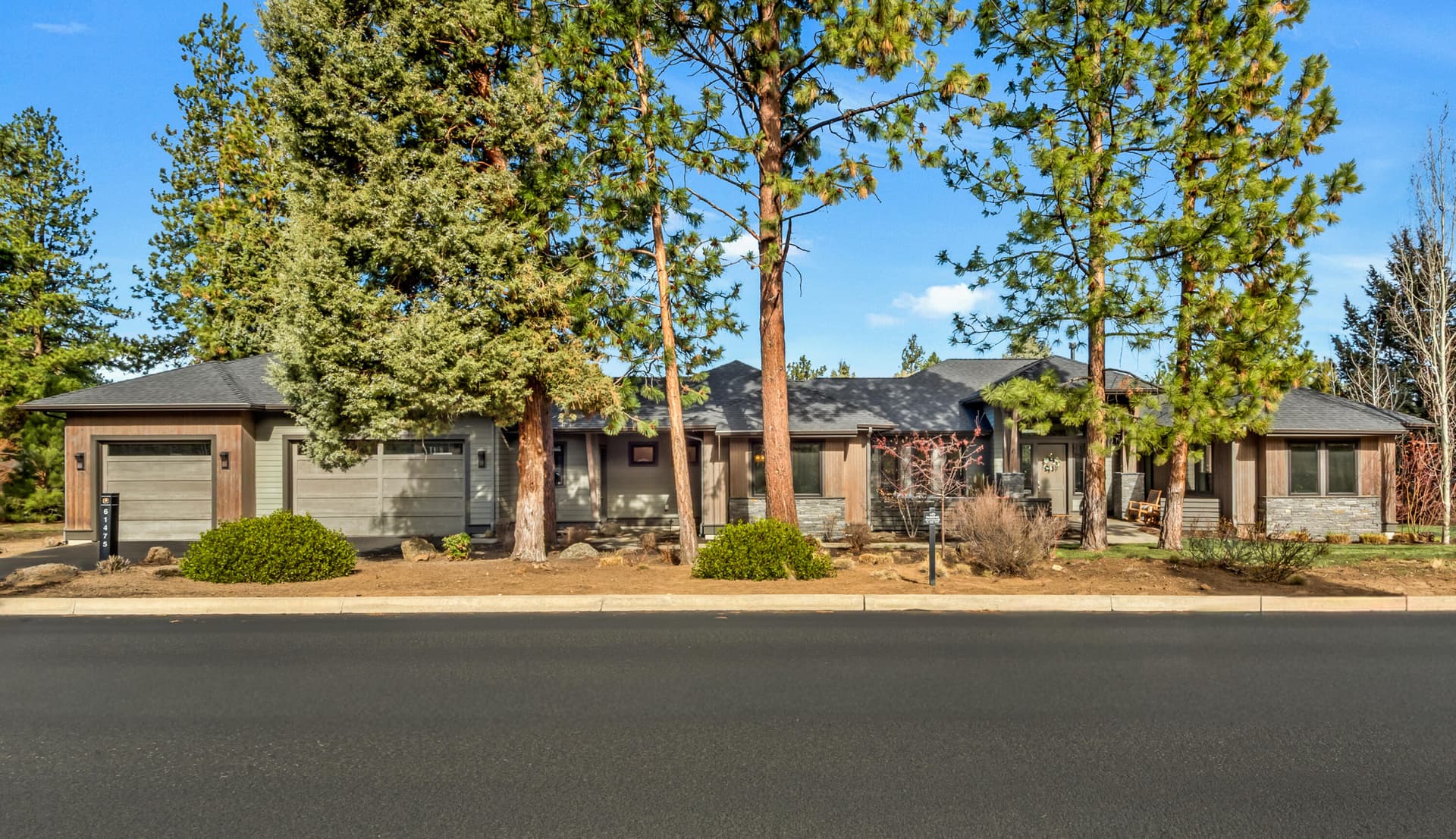 02. Photo 2 of 35, 61475 Meeks Trail, Bend, OR 97702