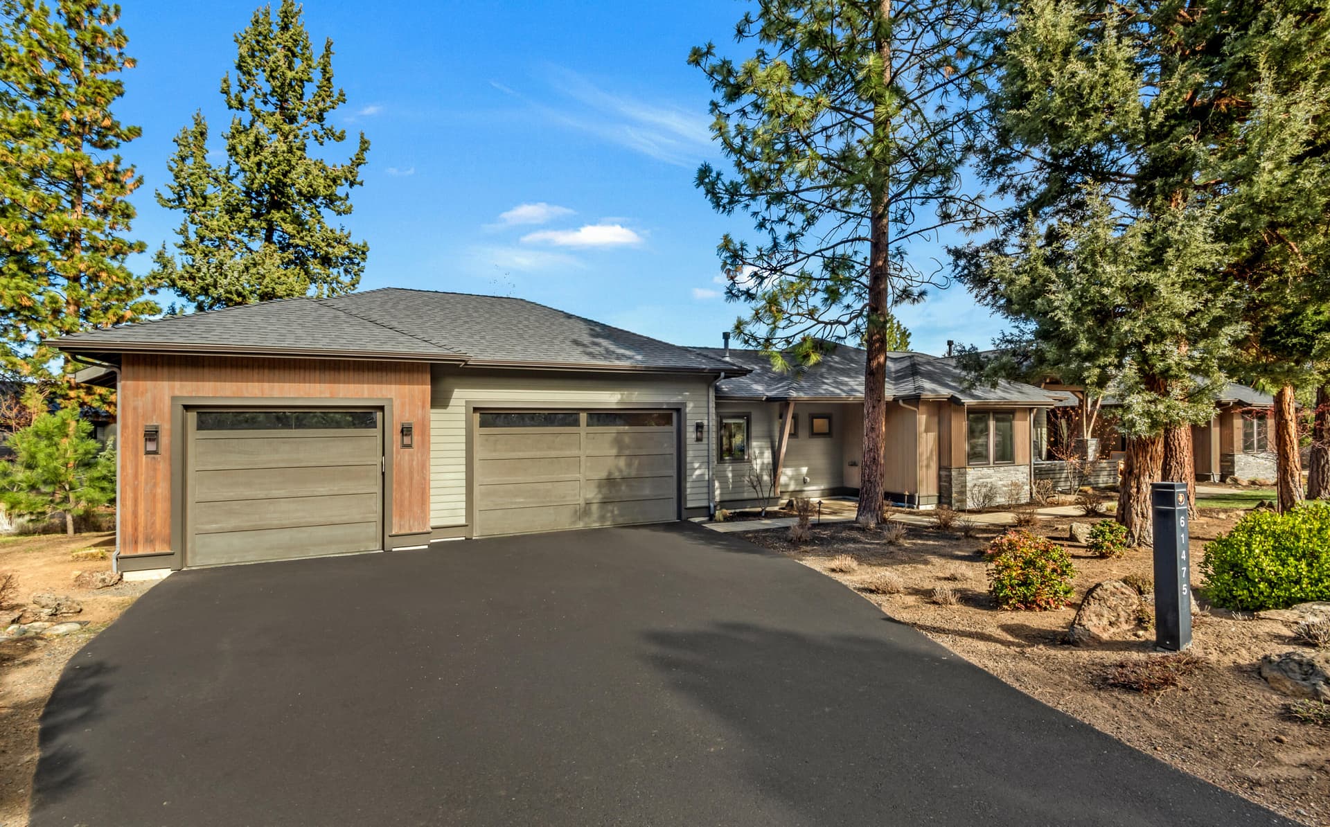 03. Photo 3 of 35, 61475 Meeks Trail, Bend, OR 97702