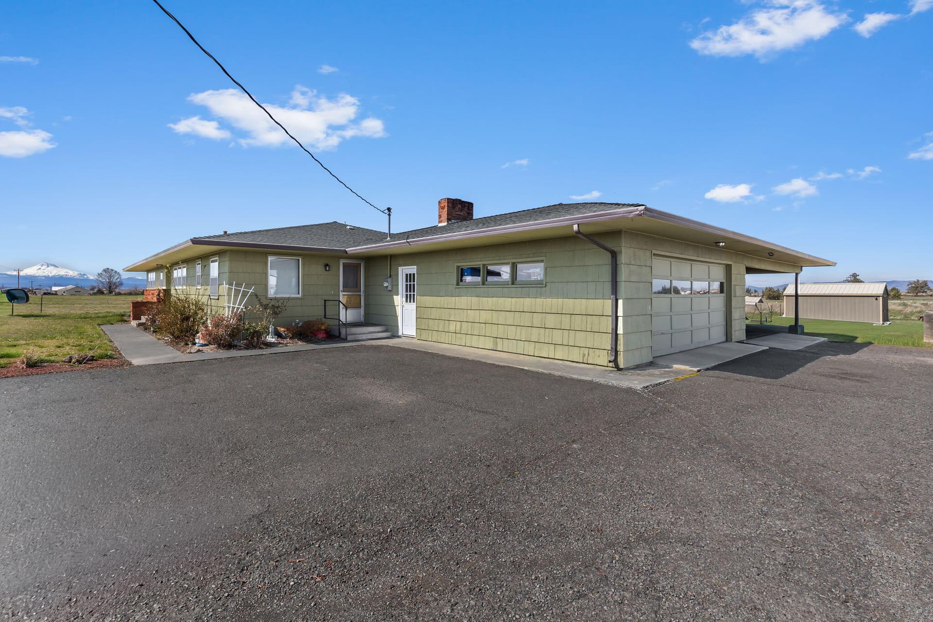 2250 NW Elm Lane. Photo 1 of 43, 2250 NW Elm Lane, Madras, OR 97741