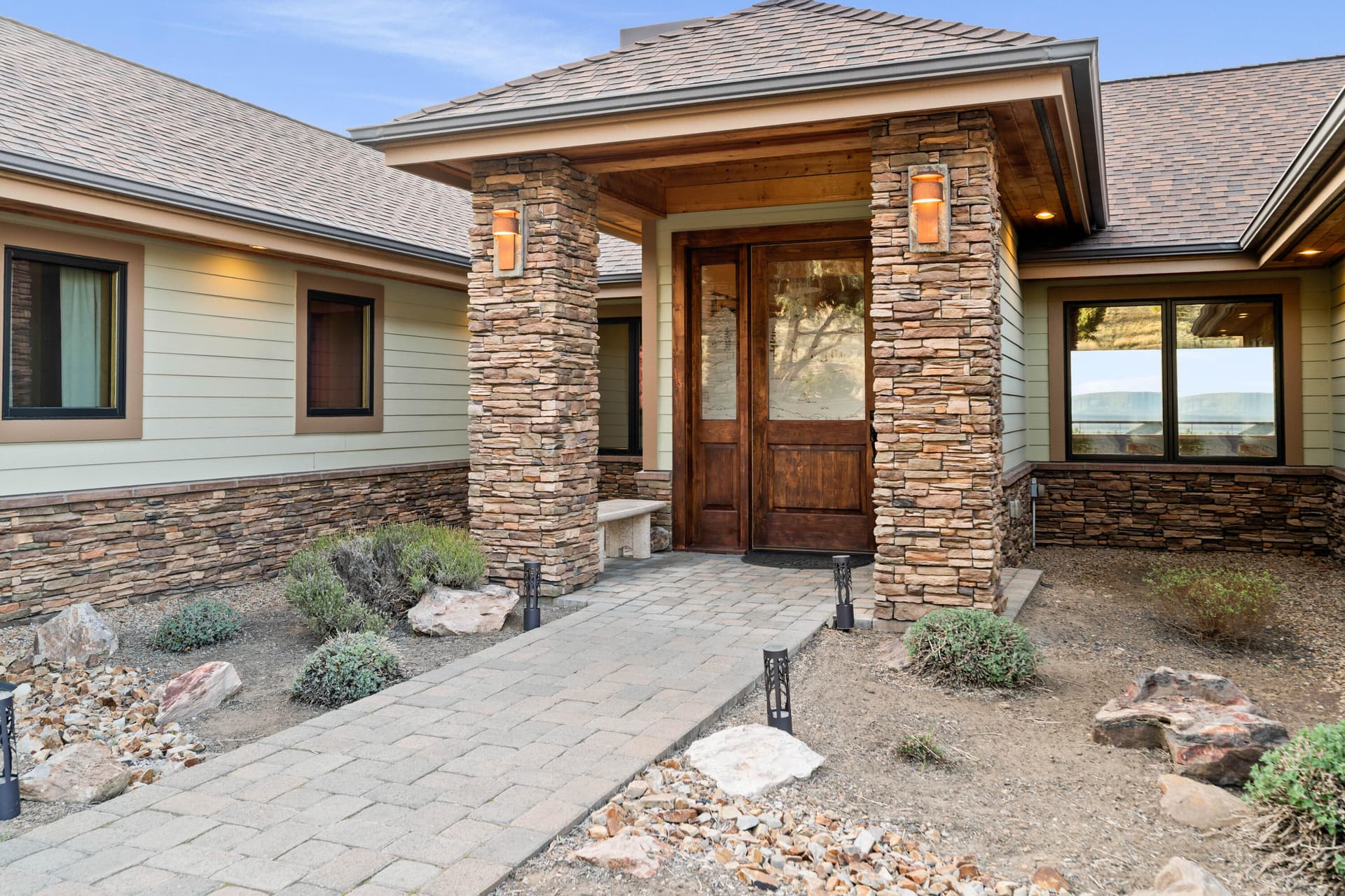 76-Exterior. Photo 3 of 118, 10715 Rockside Court, Redmond, OR 97756