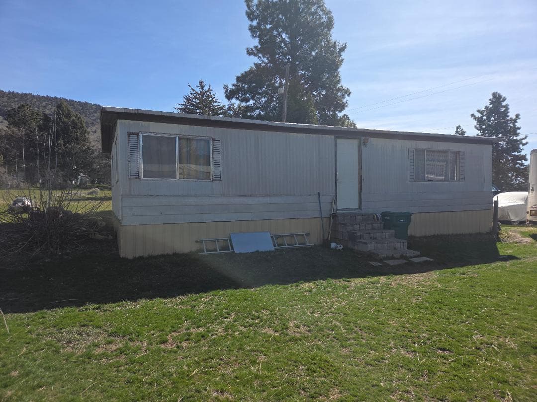 thumbnail 4. Photo 4 of 16, 11727 Clovis Drive, Klamath Falls, OR 97603