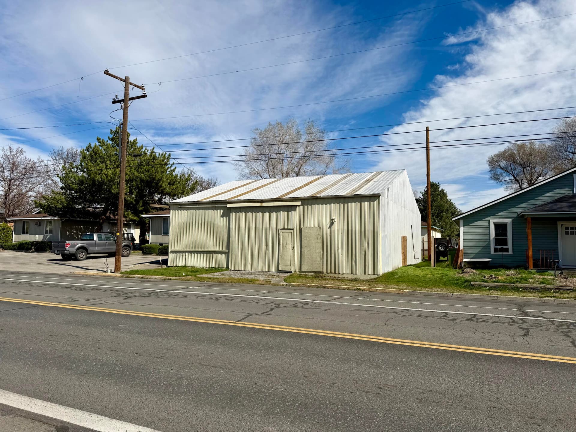 IMG_0221. Photo 2 of 7, 39 NE 7th Street, Madras, OR 97741