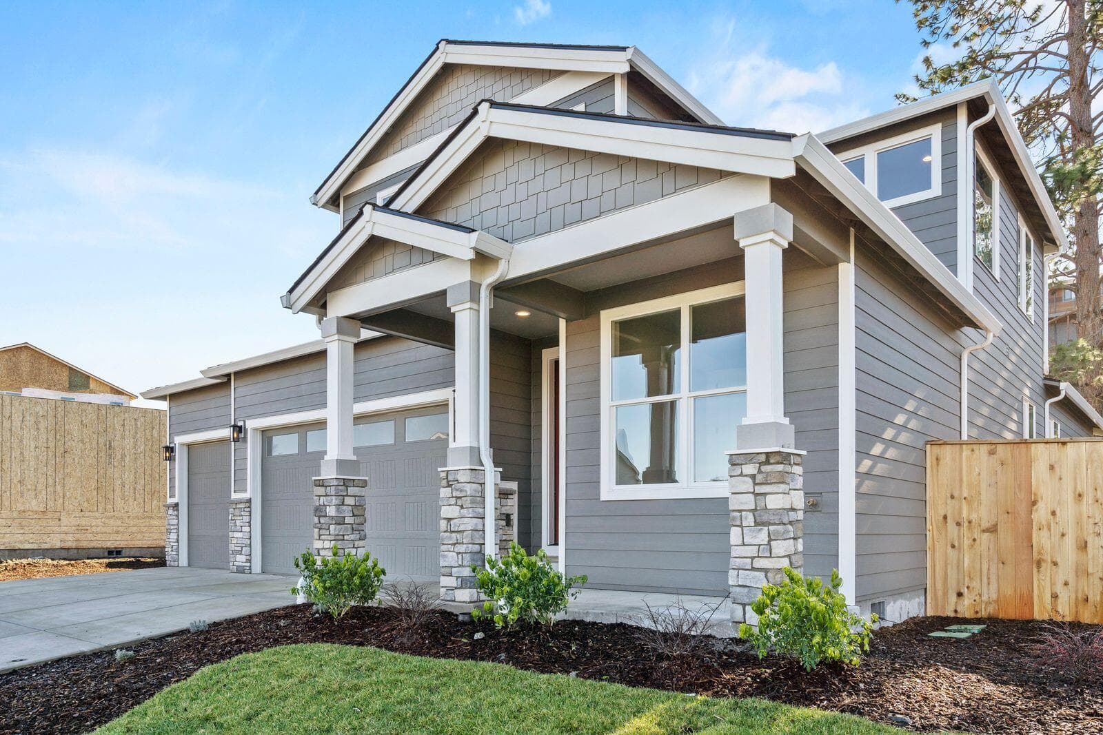 2. Photo 2 of 36, 1135 Pumpkin Ridge Drive Unit 319, Eagle Point, OR 97524
