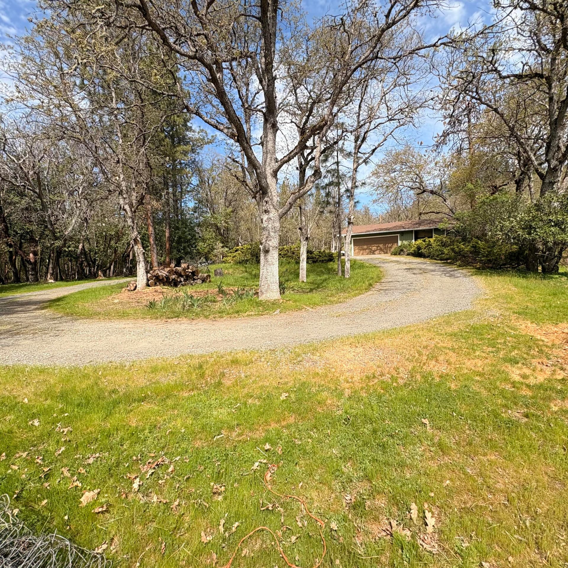 wrap around driveway. Photo 4 of 31, 15 Twin Oaks Road, Jacksonville, OR 97530