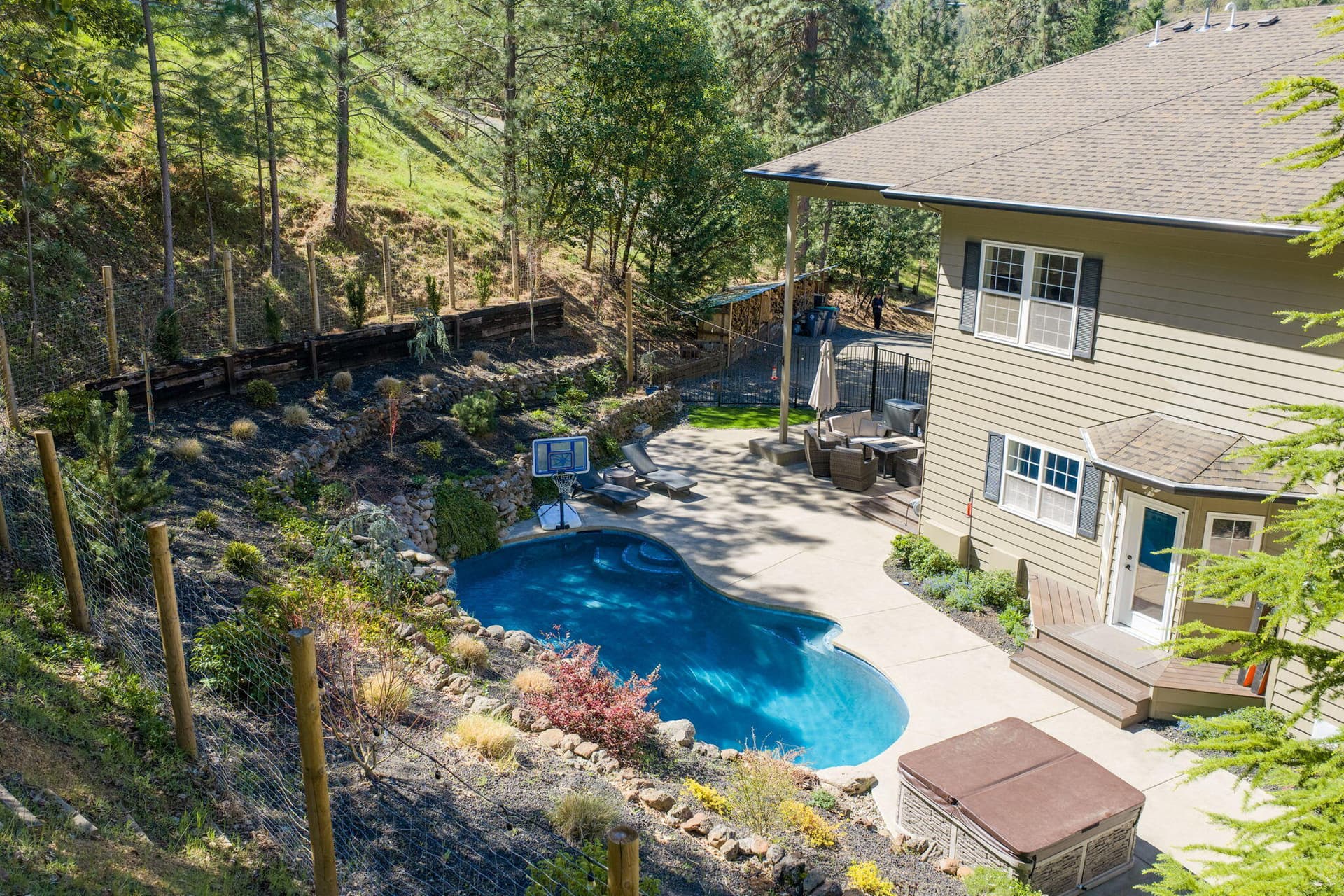 ApxPW00018. Photo 2 of 74, 120 Ponderosa Way, Jacksonville, OR 97530