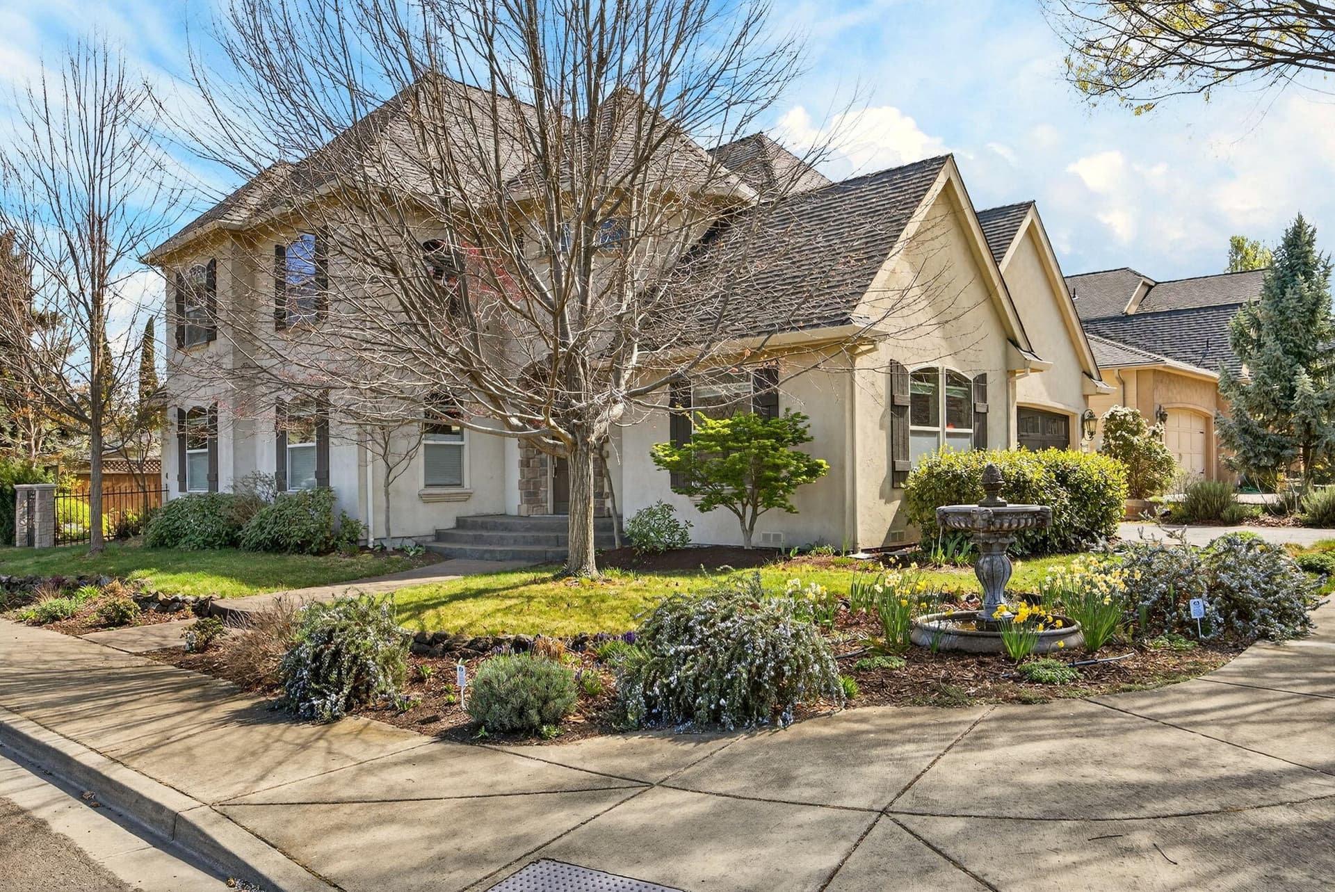 Corner of W Nevada and VanSant. Photo 5 of 58, 692 Vansant Street, Ashland, OR 97520