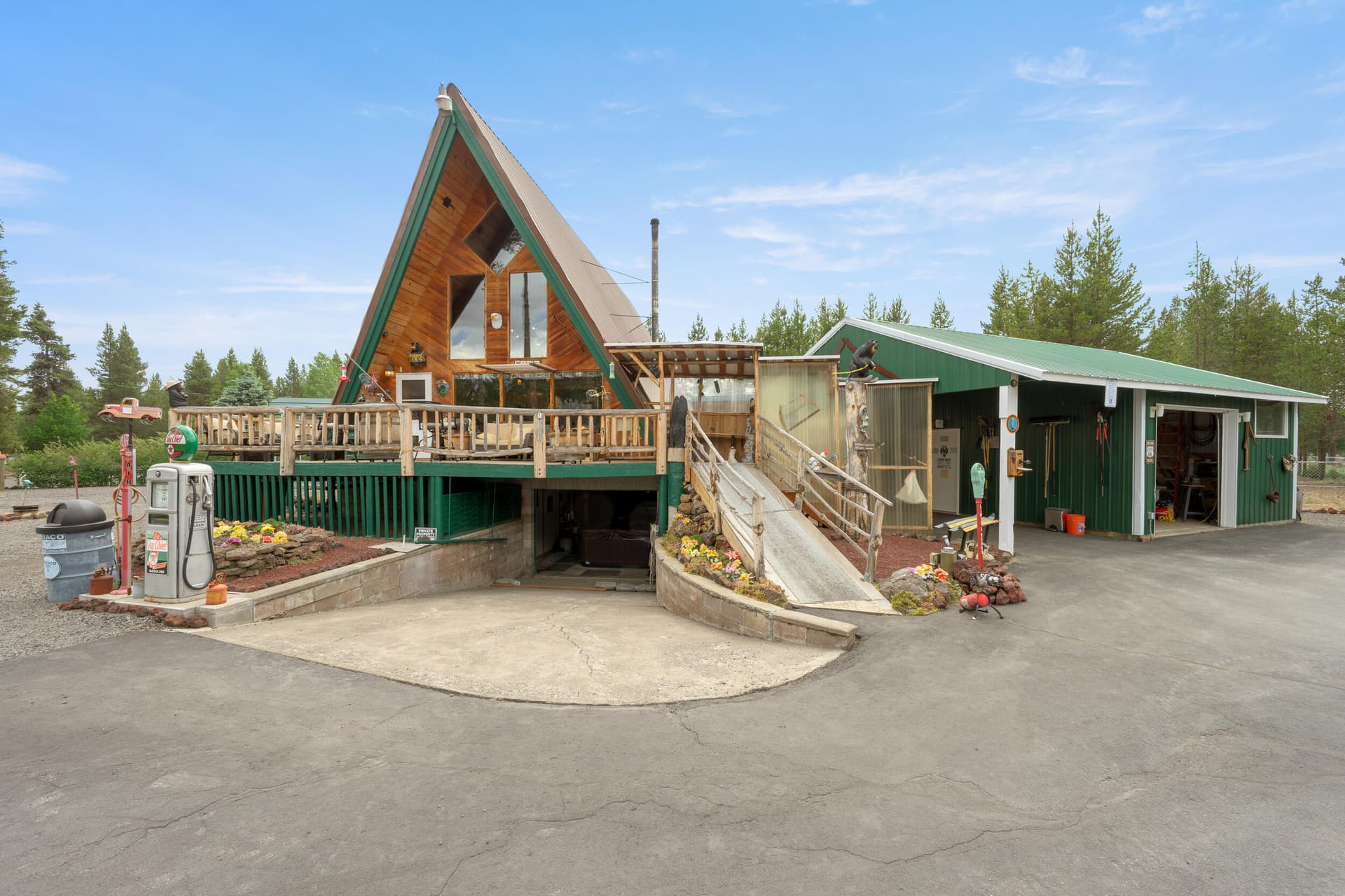 Front of house. Photo 2 of 34, 52717 Meadow Lane, La Pine, OR 97739